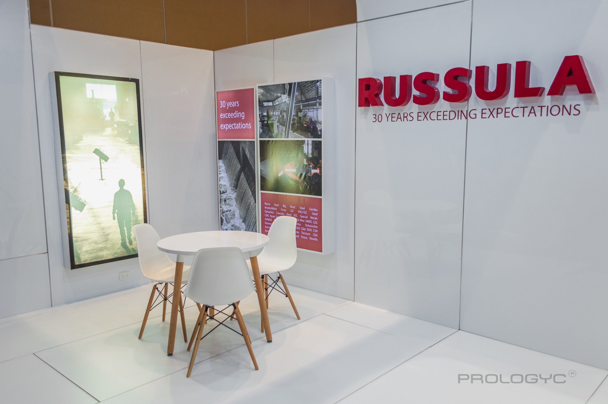 Russula 西班牙展台设计 | 光与影的巧妙互动-9