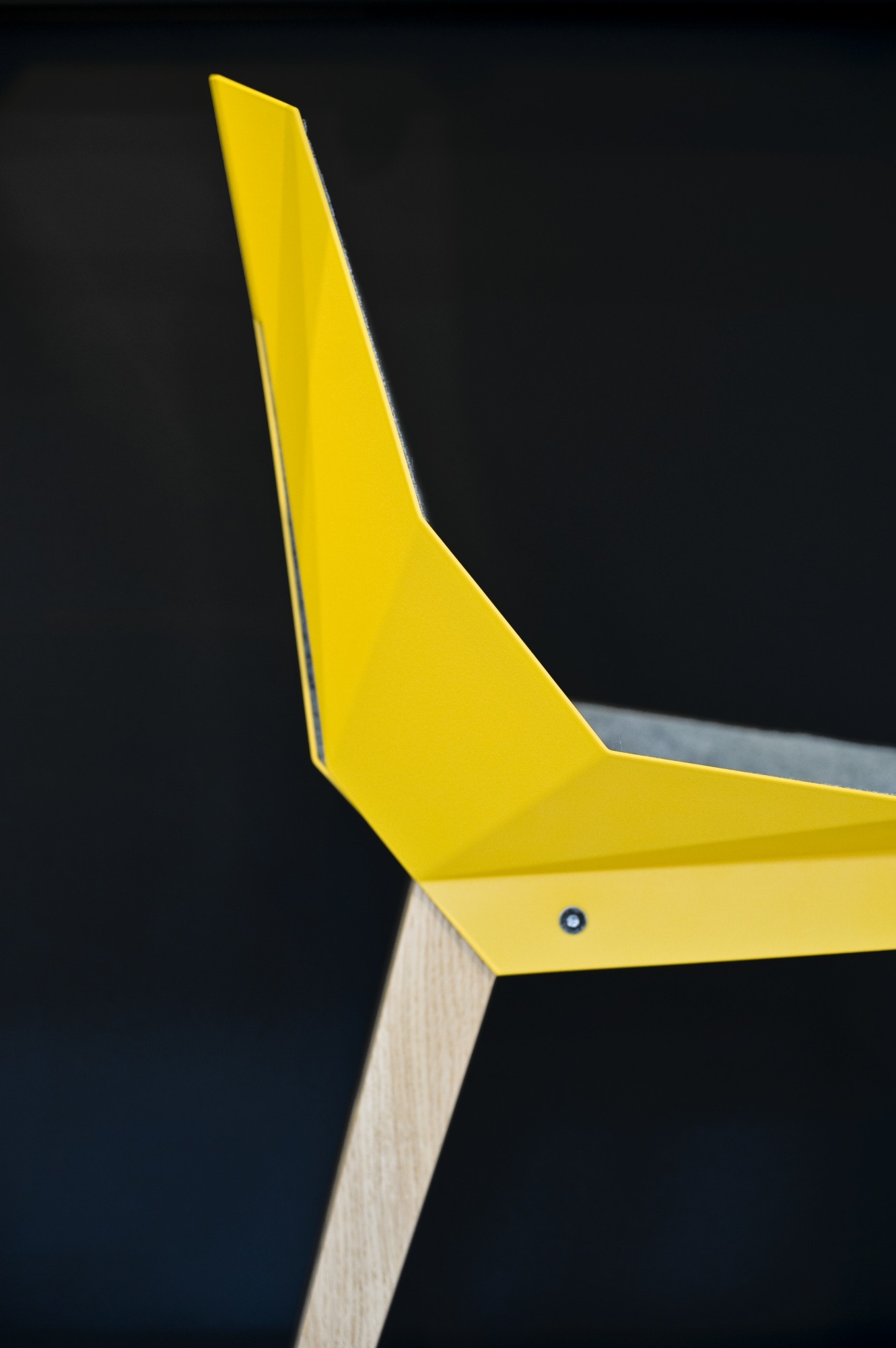 波兰华沙'Euforma'展示厅——现代与复古的完美结合-2