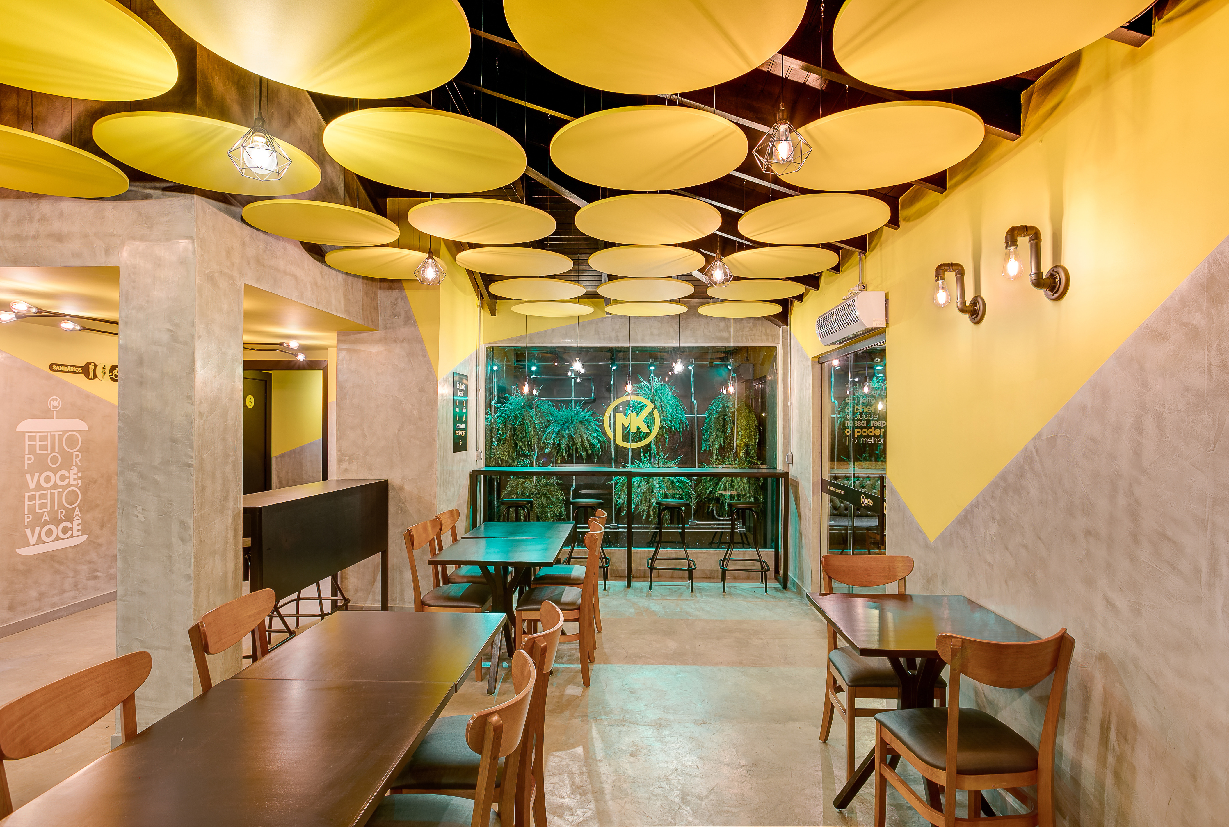 2017 年完成的汉堡店室内设计案例-1