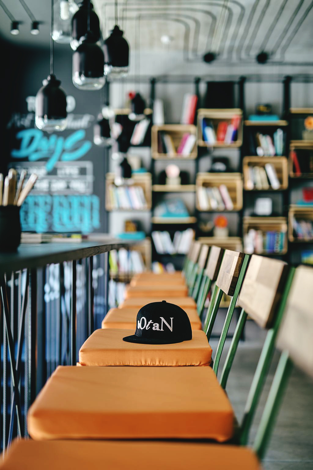 BOTAN Library Ukraine, Kyiv, Vozdvizhenka-9