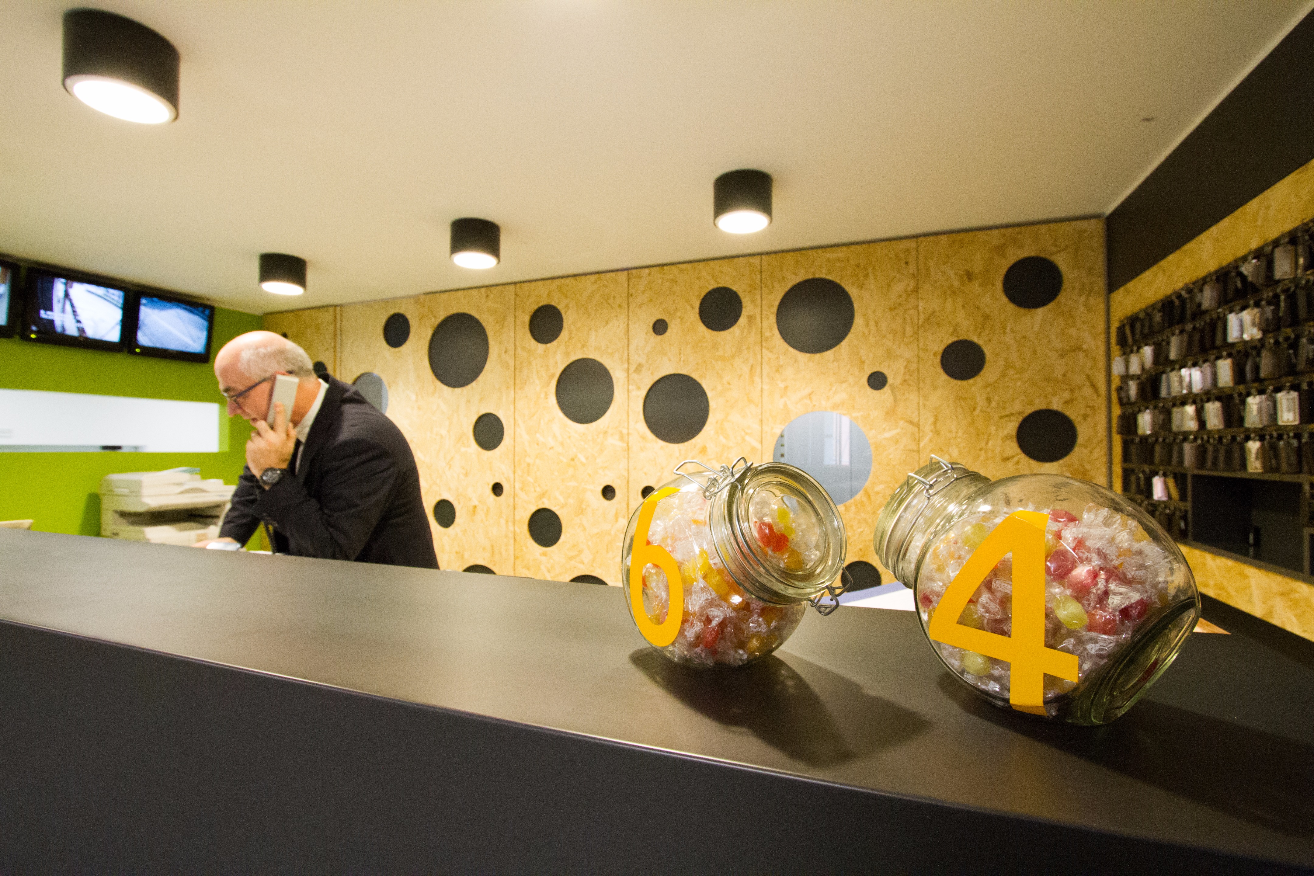 多彩活力,Hotel Ornato 大厅翻新之作-1