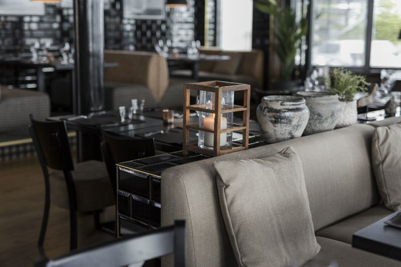 芬兰最大游艇码头餐厅翻新，打造年轻时尚的海鲜牛排馆-3