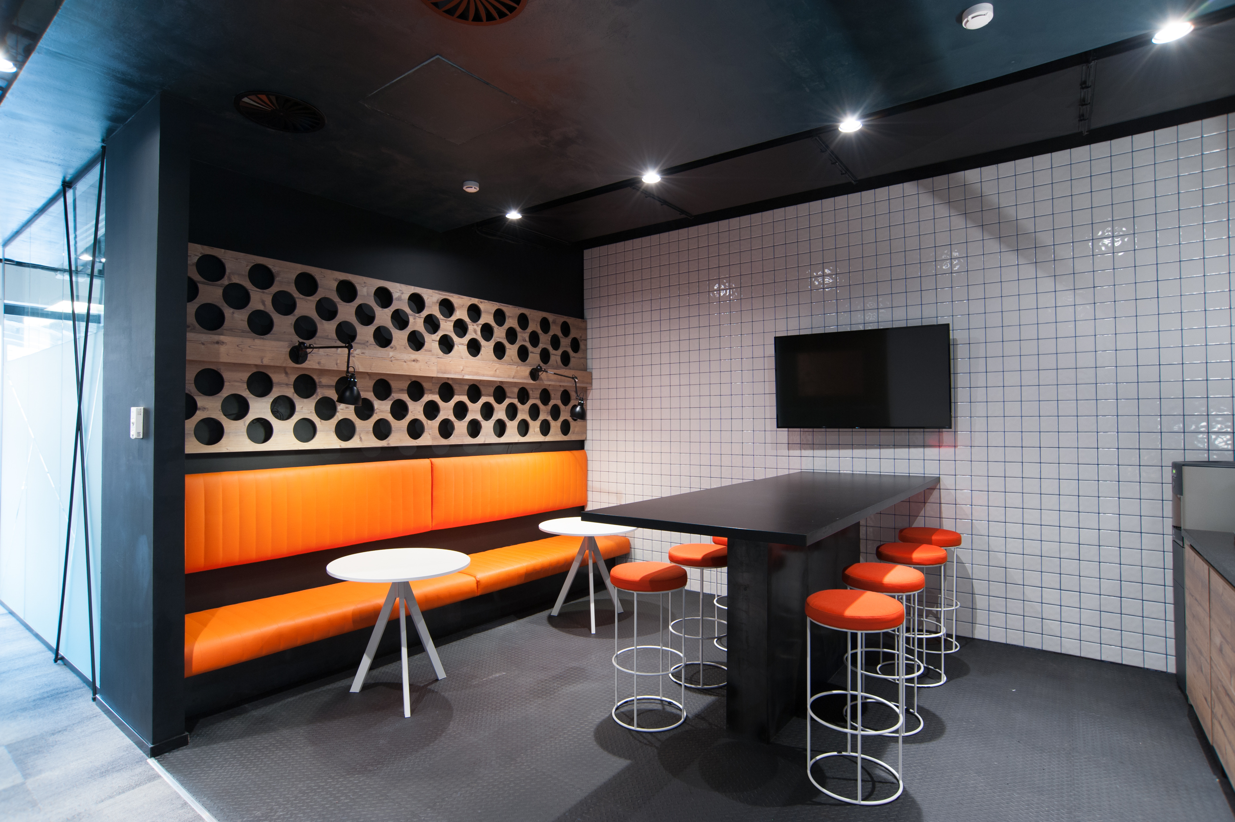 align technology 办公室-- 工业风与舒适的完美结合-8