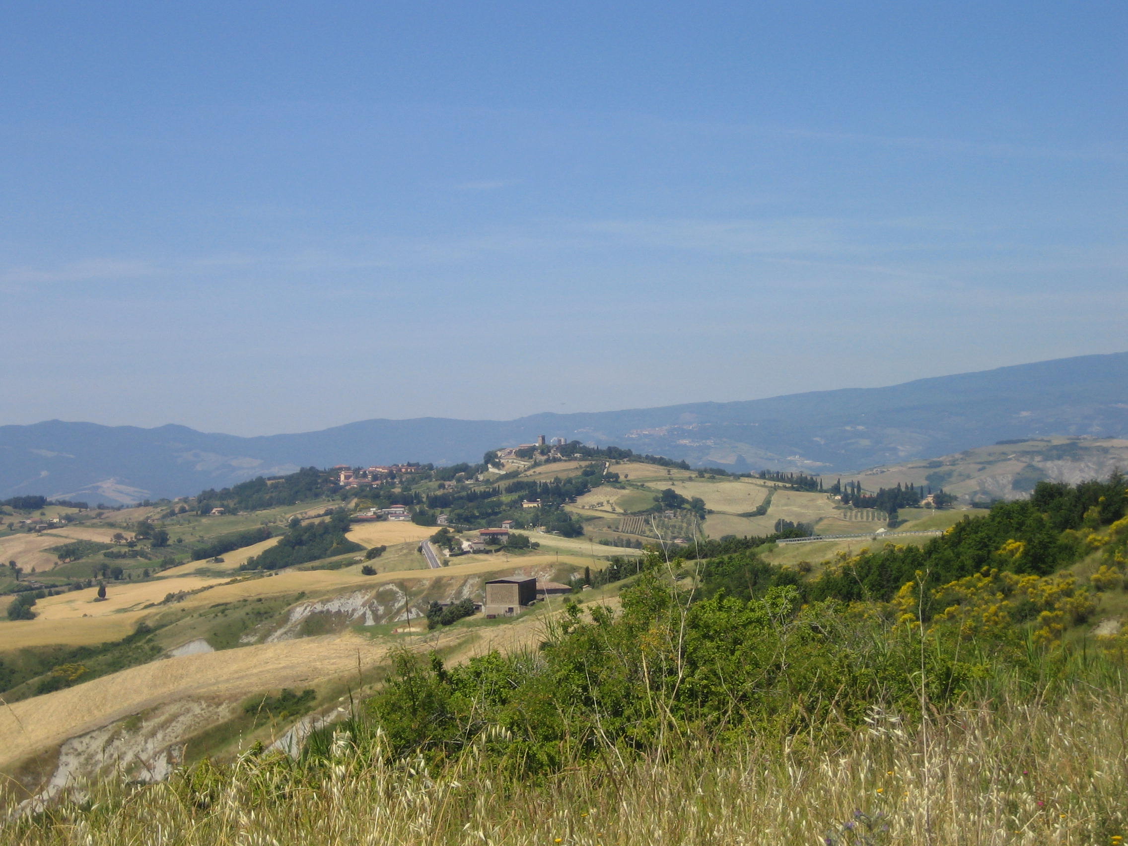 废旧水塔的创意新生 · 意大利小城艺术展览空间设计-1