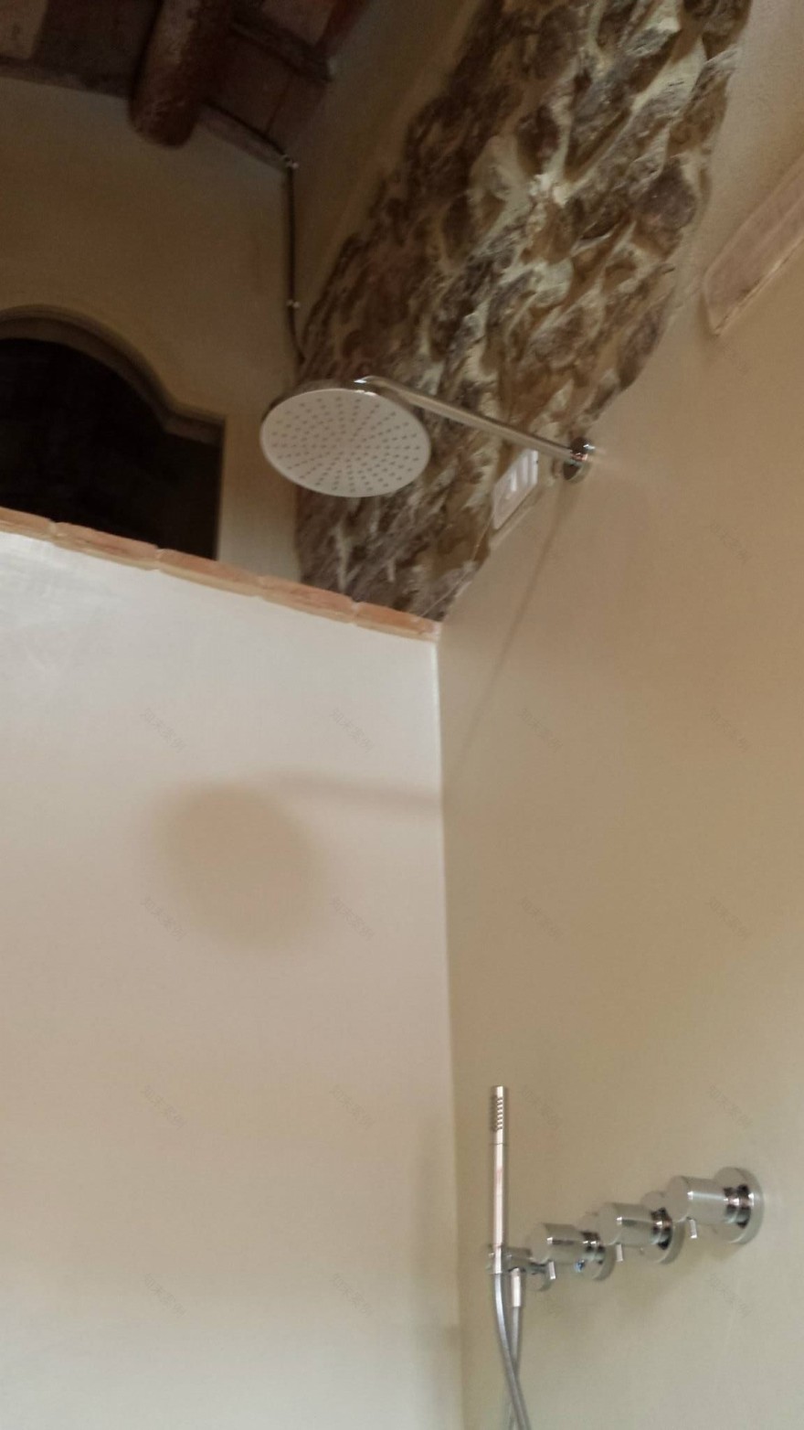 生态树脂打造意大利乡村别墅绿色室内设计-23