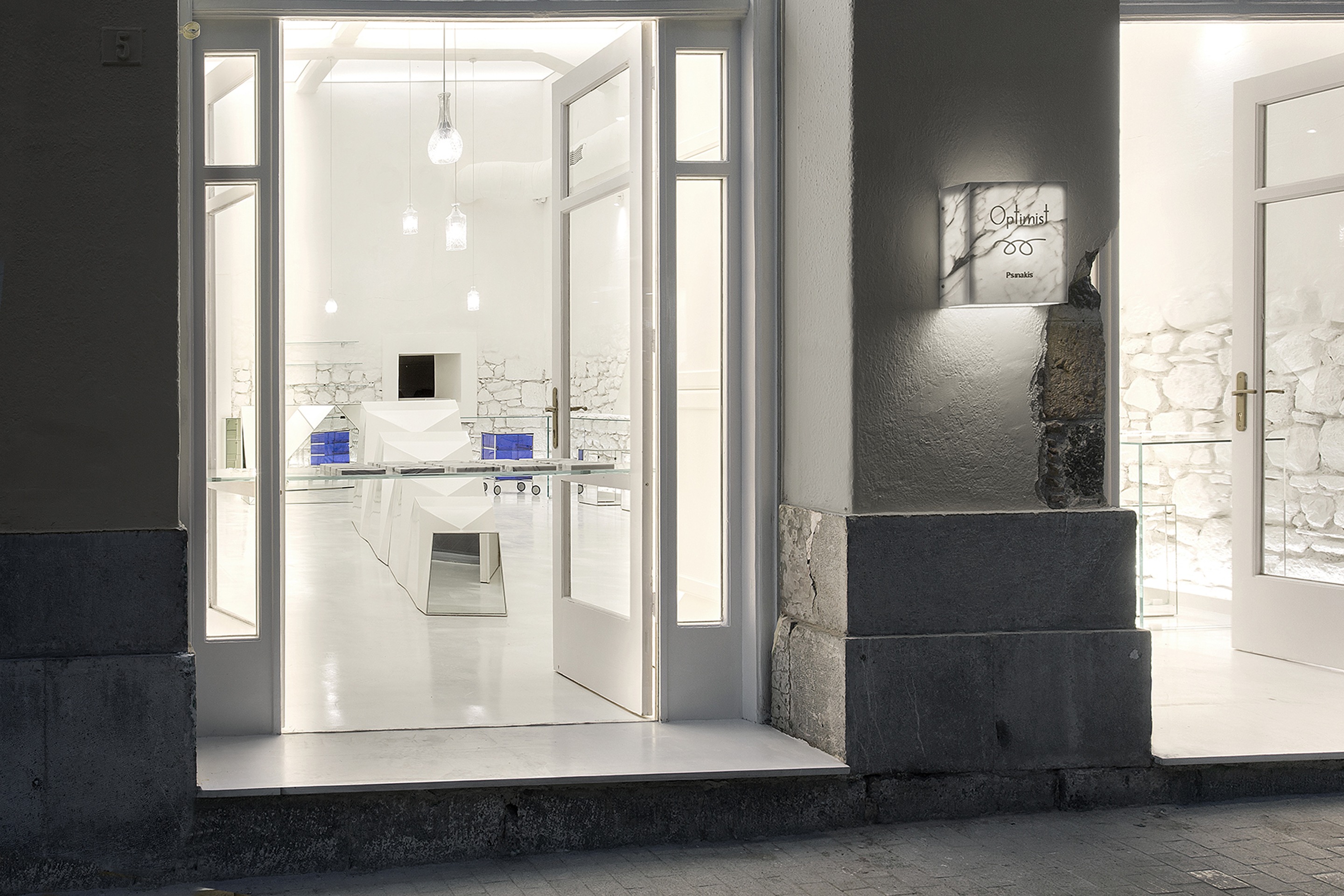 希腊 C_29/Optimist 光学商店,光与影的渐变艺术-12