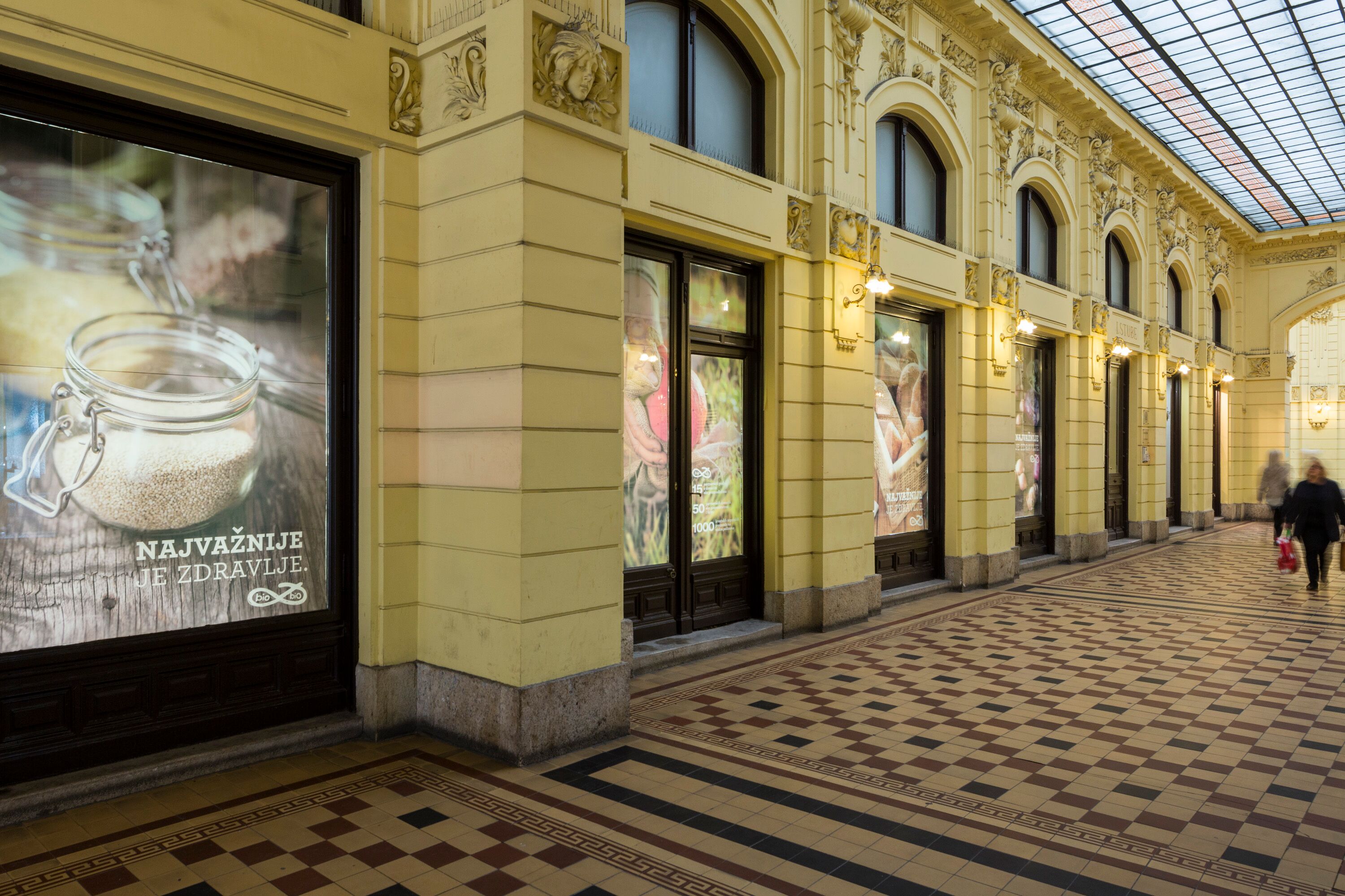 Bio&bio 生态产品店内的绿色咖啡空间-10