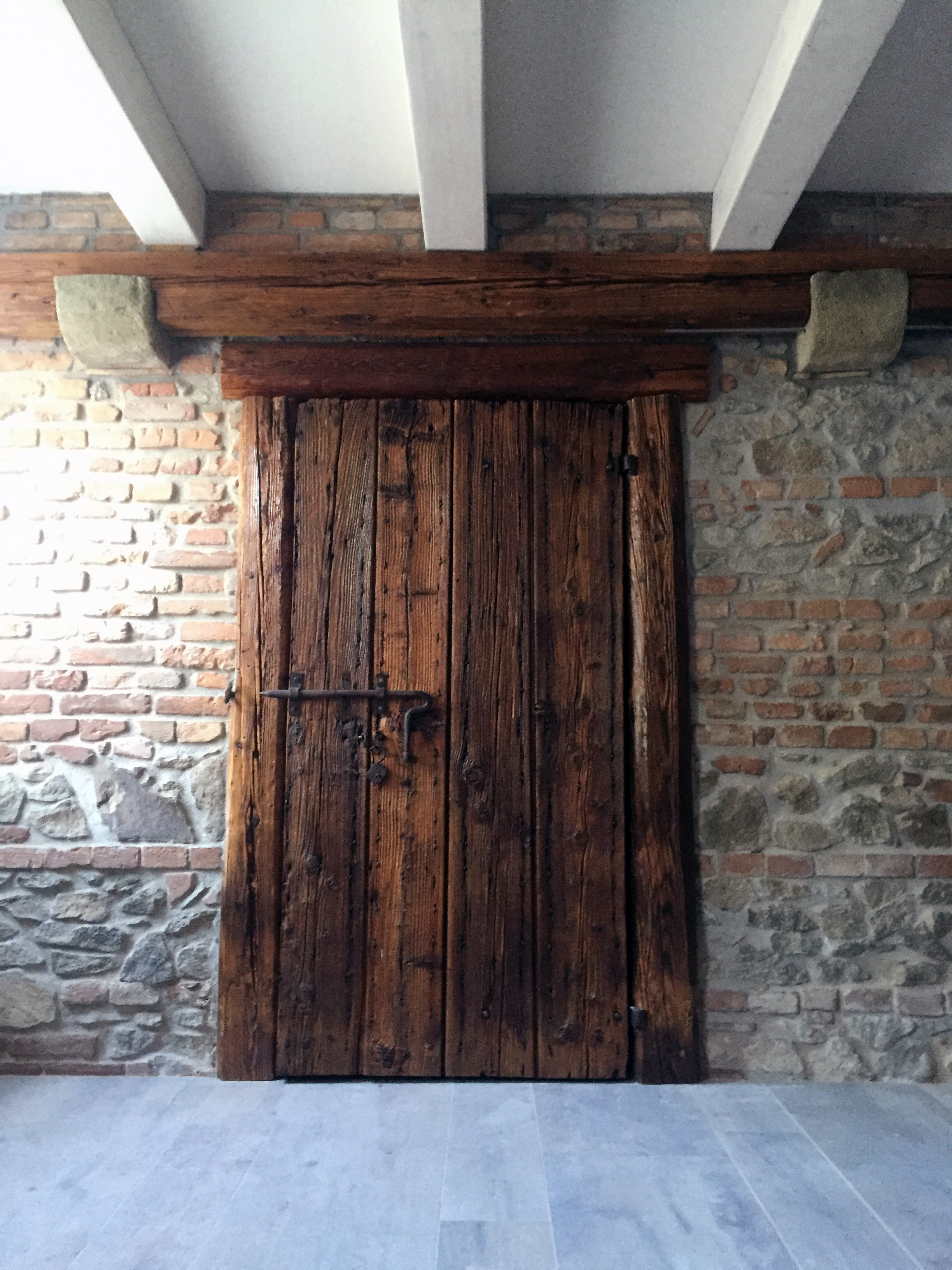 复古与现代的完美结合——意大利 Trattoria Da Giulia 餐厅设计-8