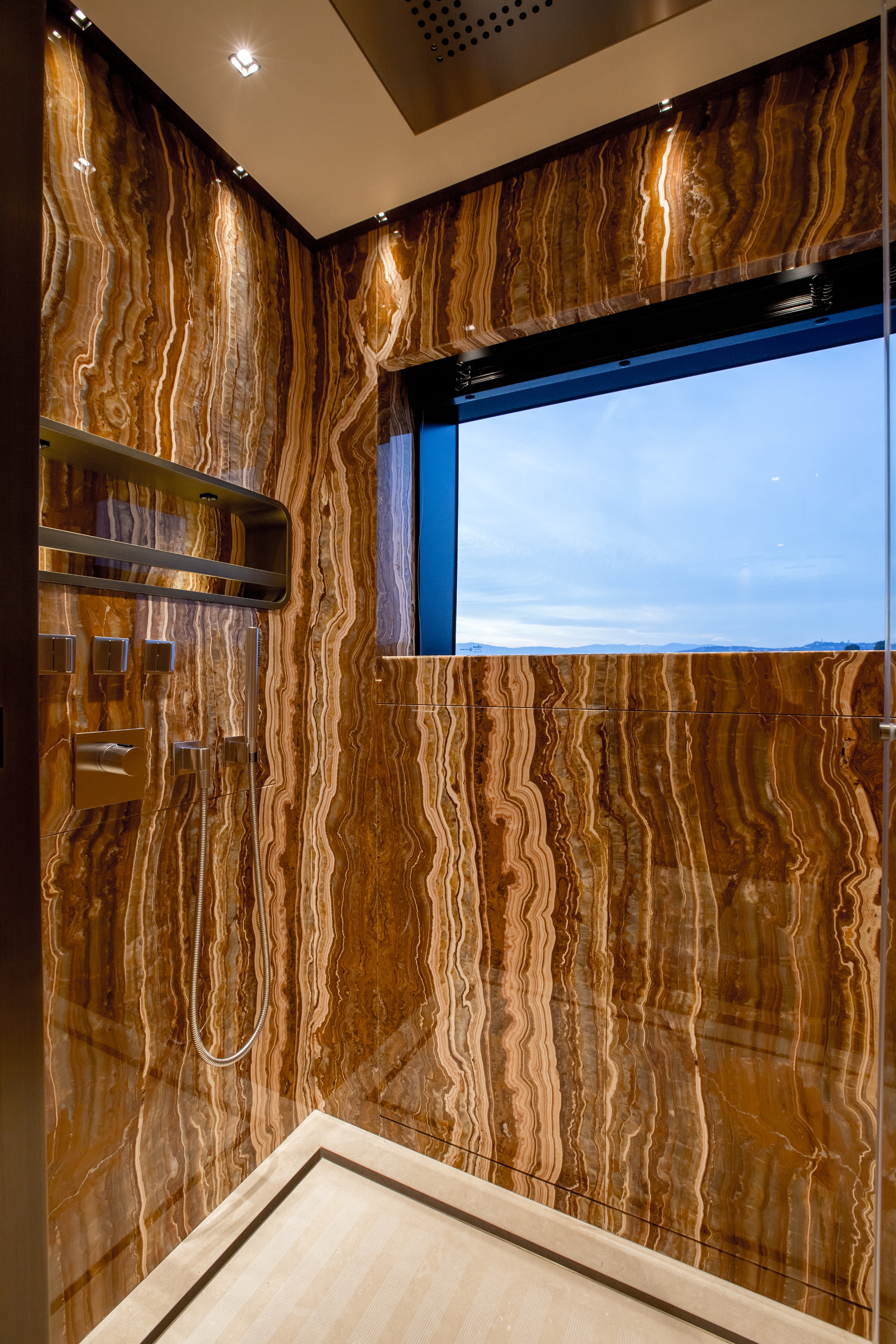 豪华游艇"M/Y Vertige"的精致室内设计-14