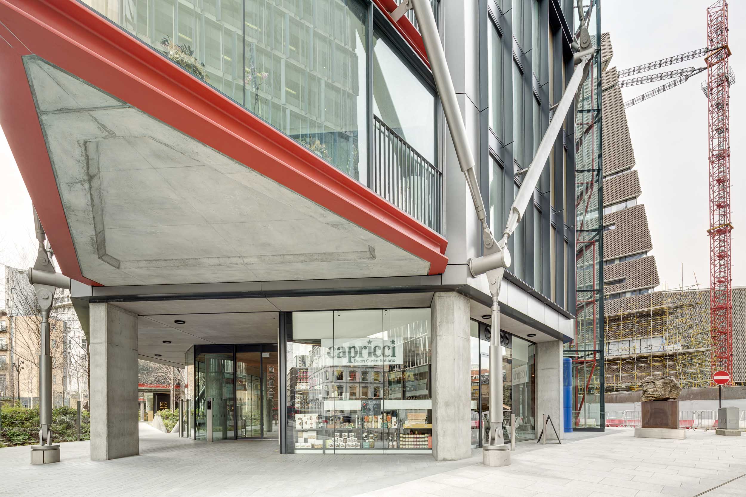 灰色协奏曲 | Capricci 餐厅的精致室内设计-0