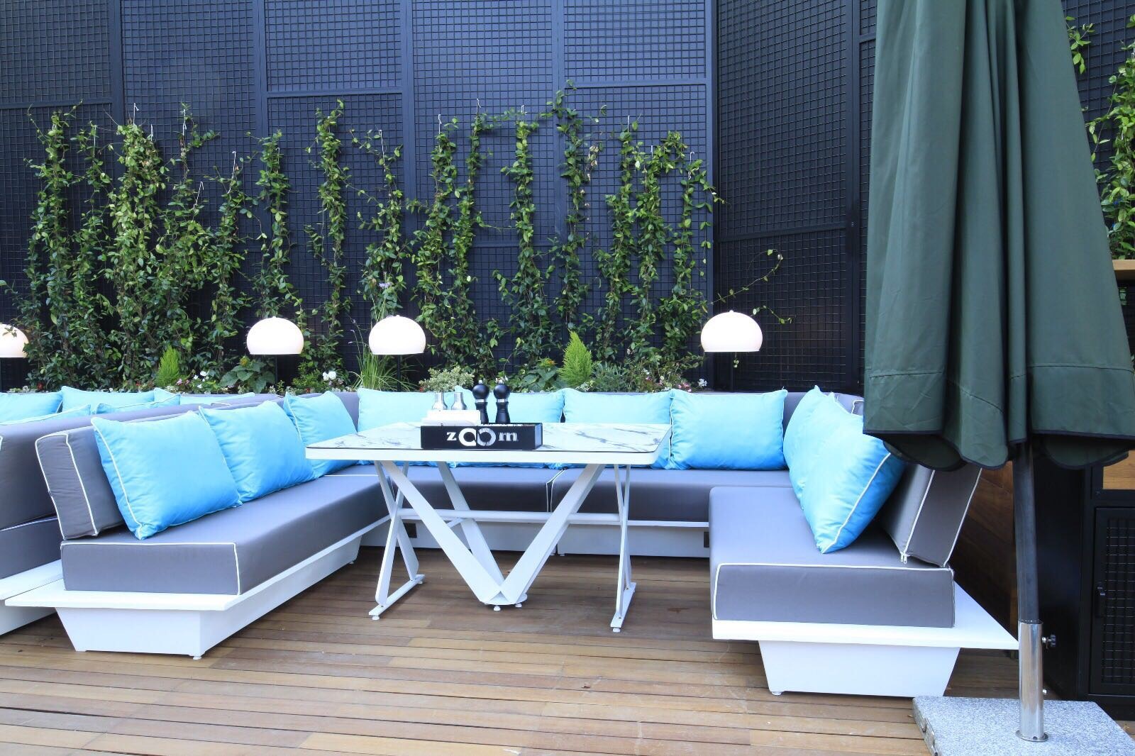 2017 年完成的 ZOOM 咖啡餐厅室内设计案例-10