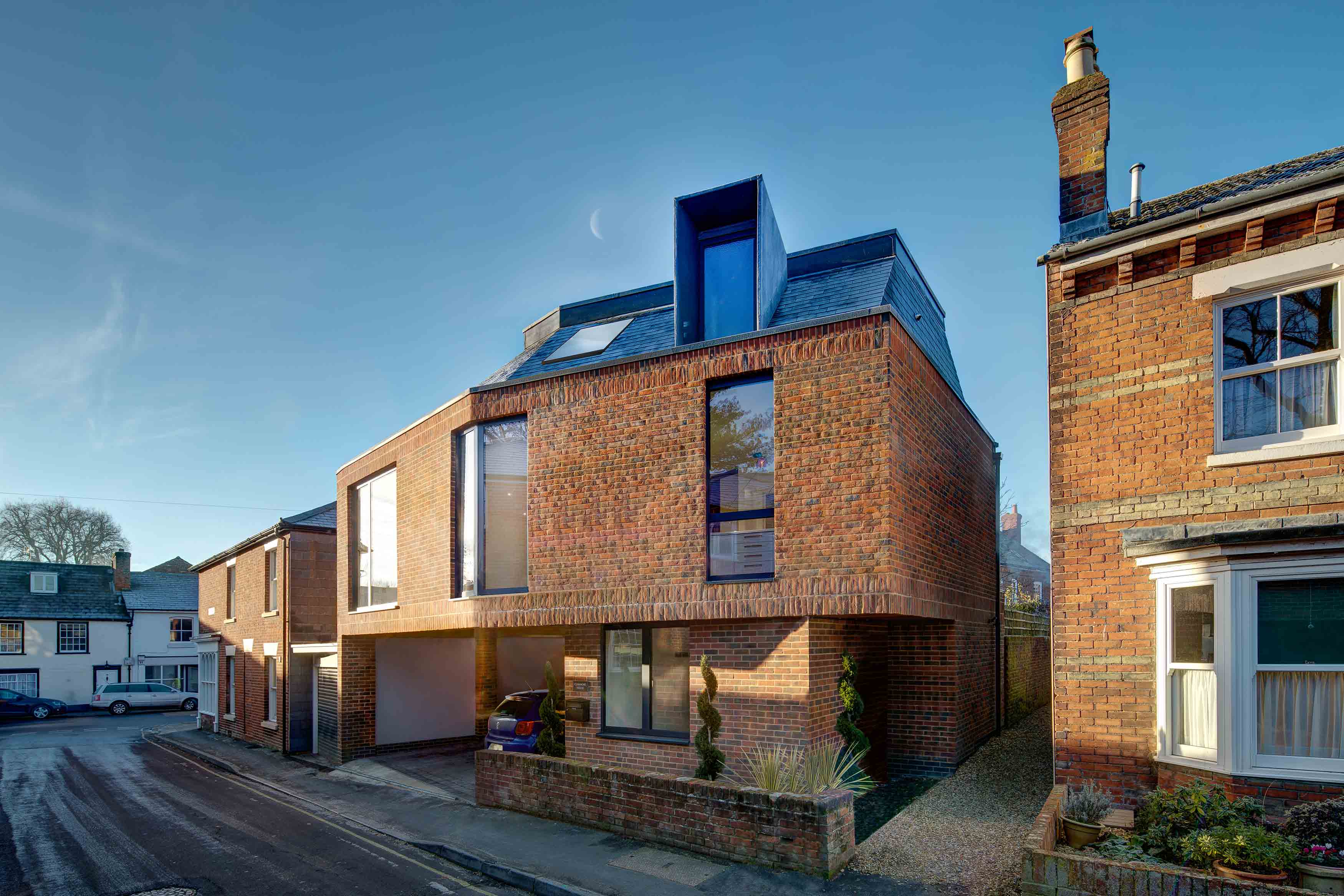 2017 年完工的“百户”住宅 | 开放生活区与三层新建筑的完美融合-9