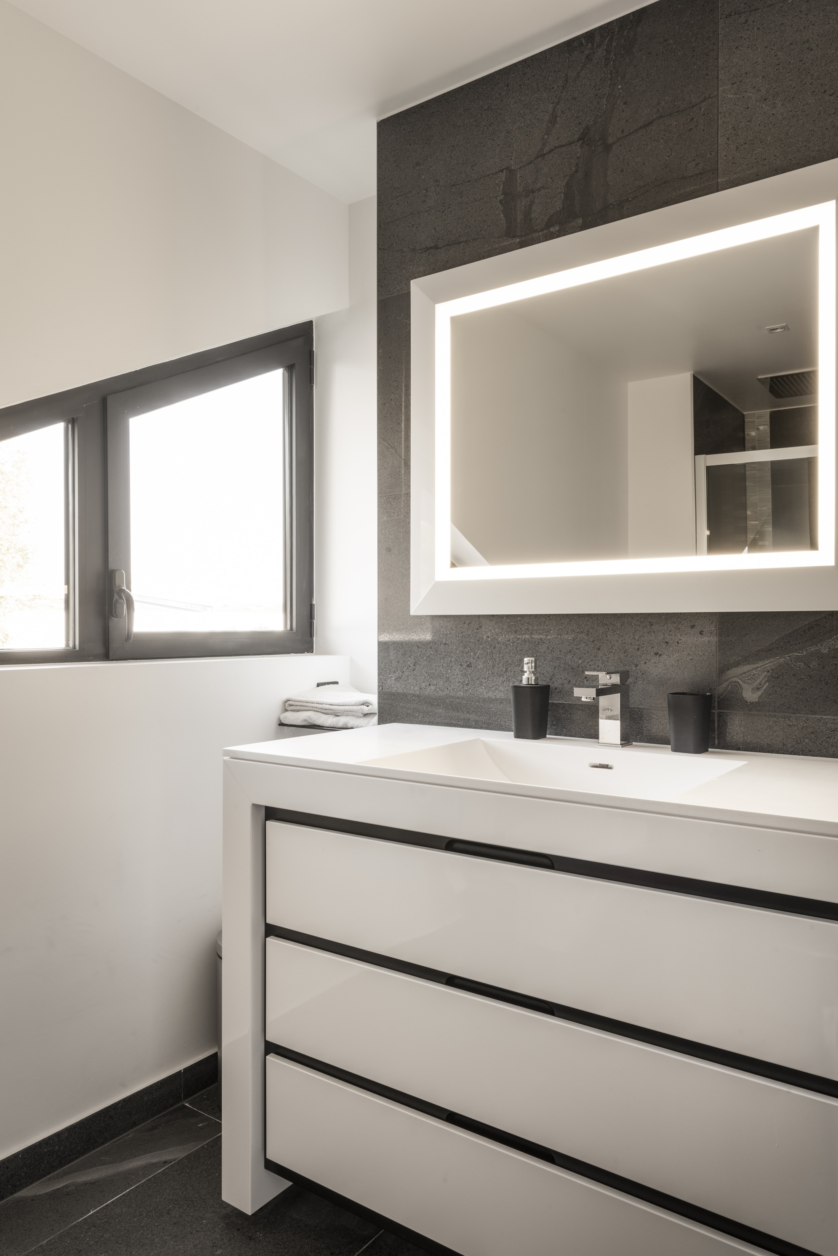 法国安吉特海滨公寓与办公建筑-38