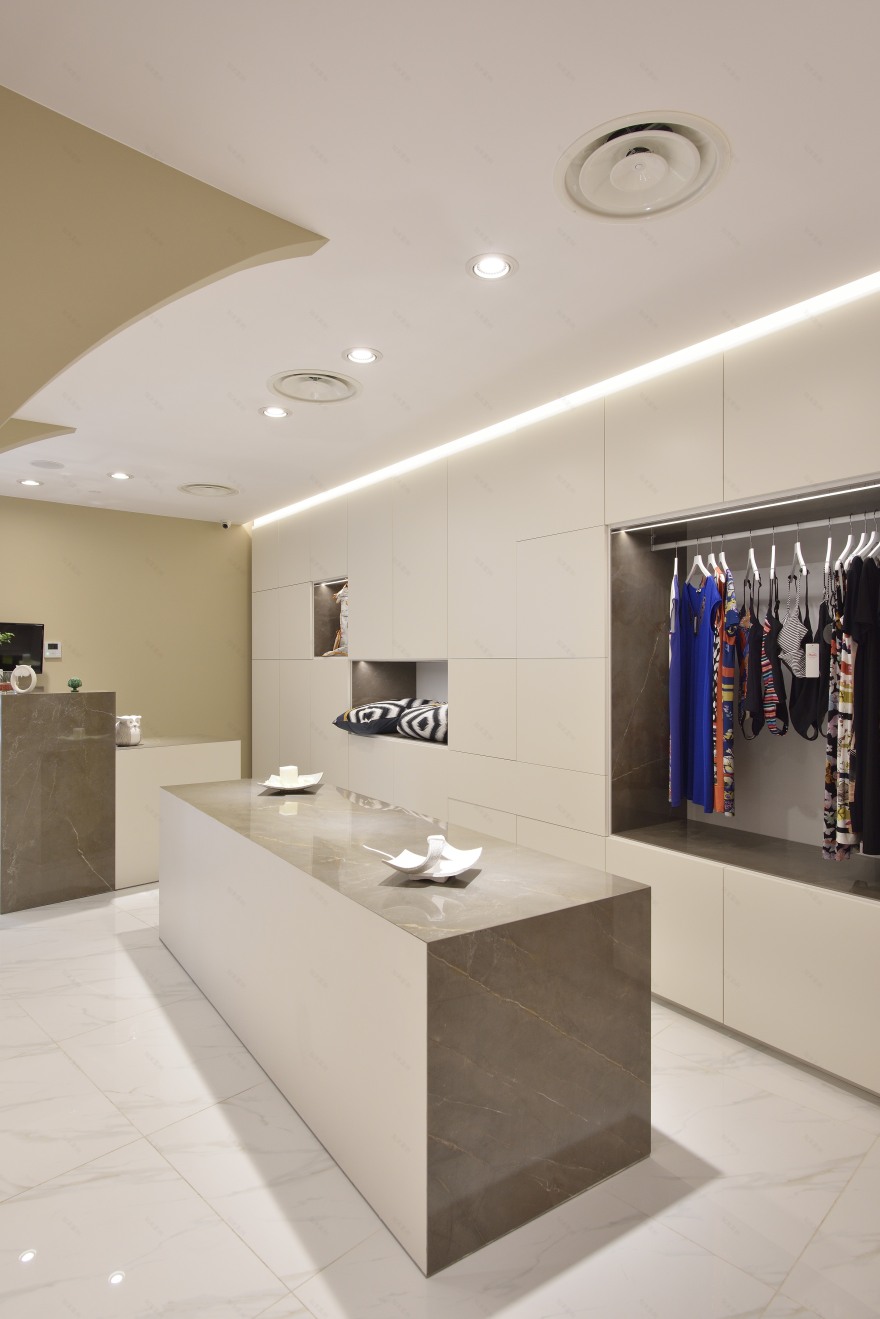 LUCIANA LEONETTI 时尚展示空间-10