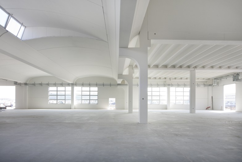 2010 年完成的 Comac 公司工业综合体-8