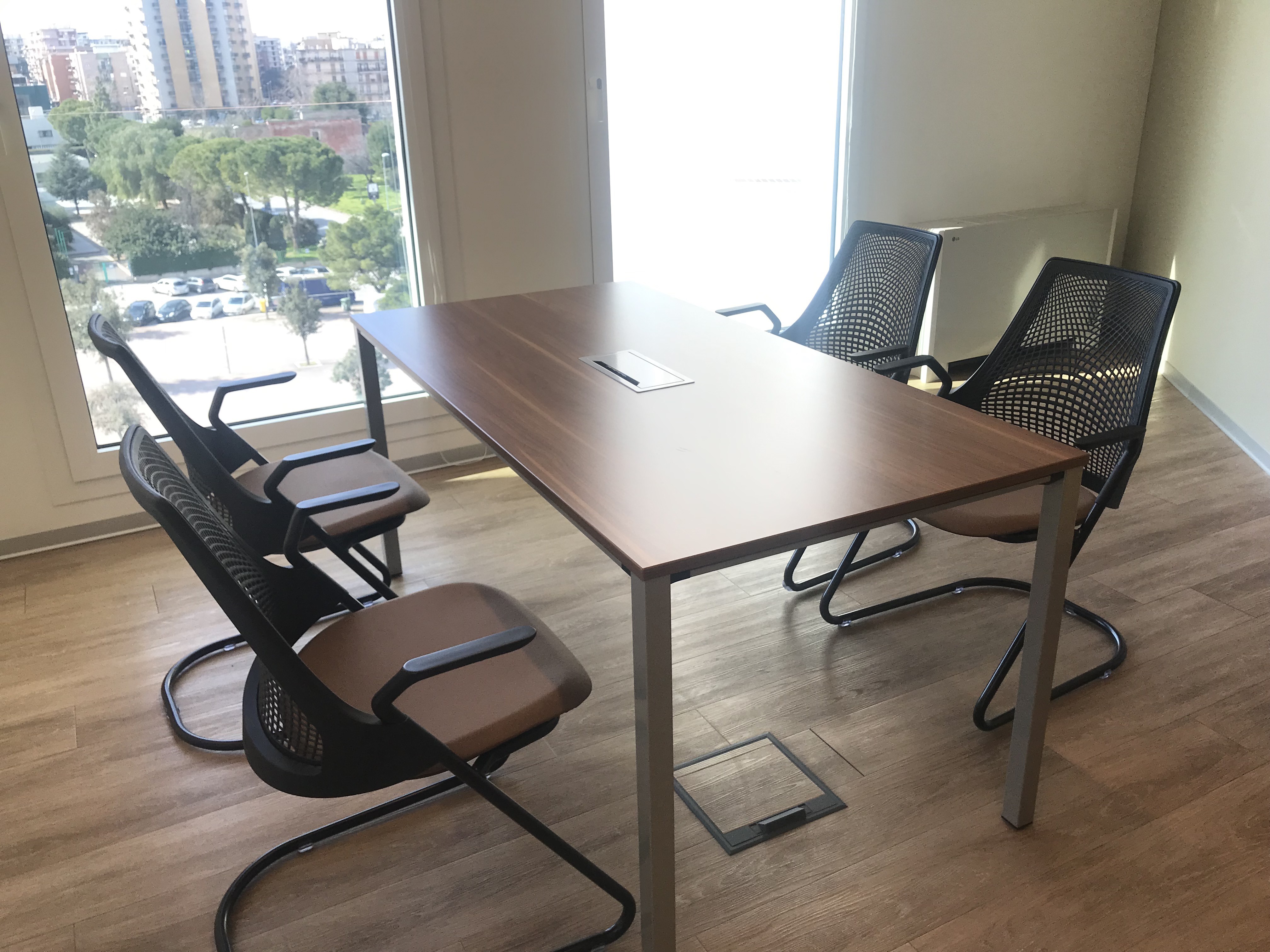 电信公司总部打造高效休闲办公空间-57