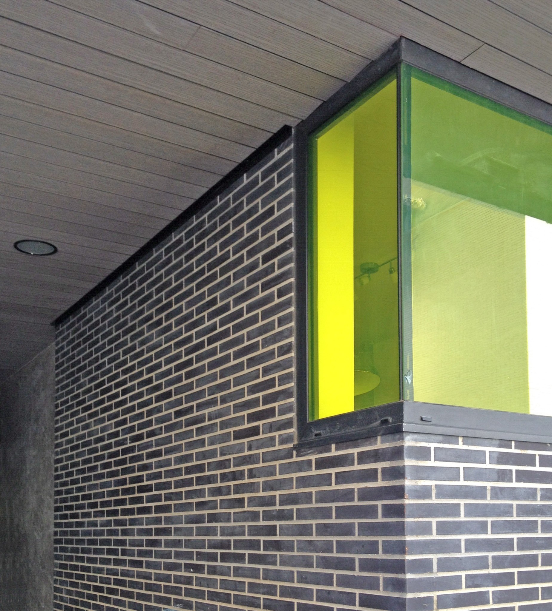 城市夹缝中的精致公寓楼-35