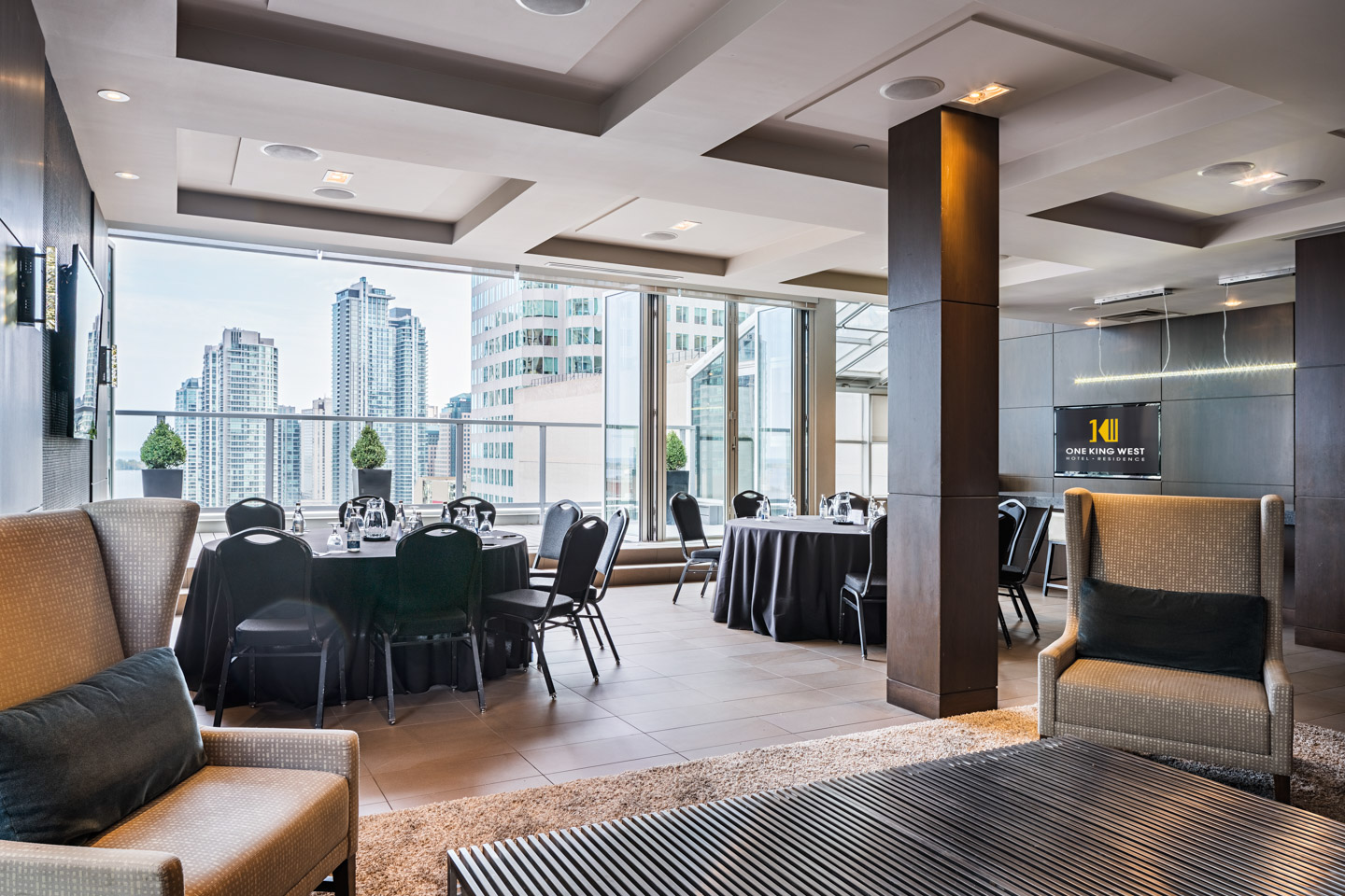 One King West Hotel & Residences-10