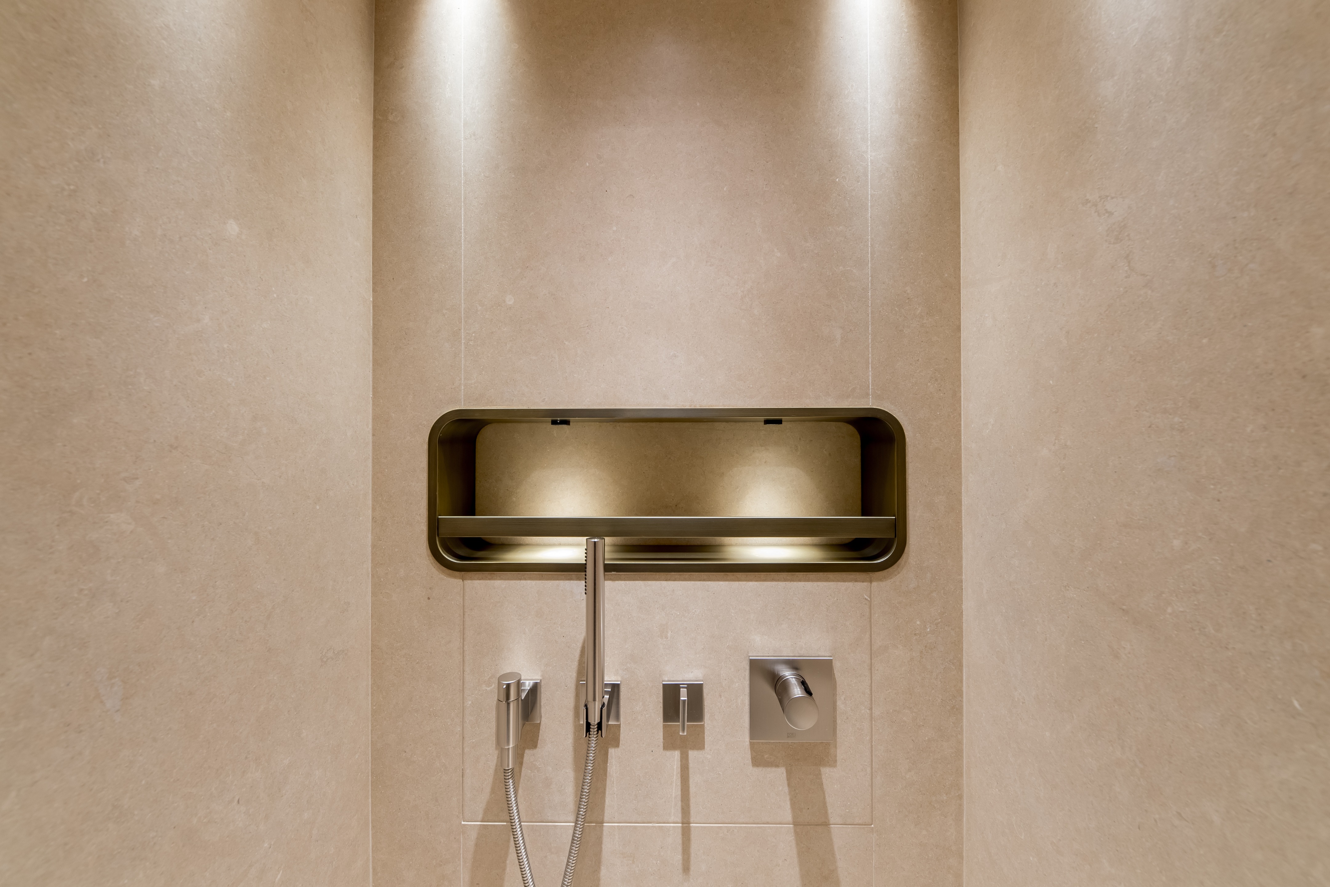 豪华游艇"M/Y Vertige"的精致室内设计-9