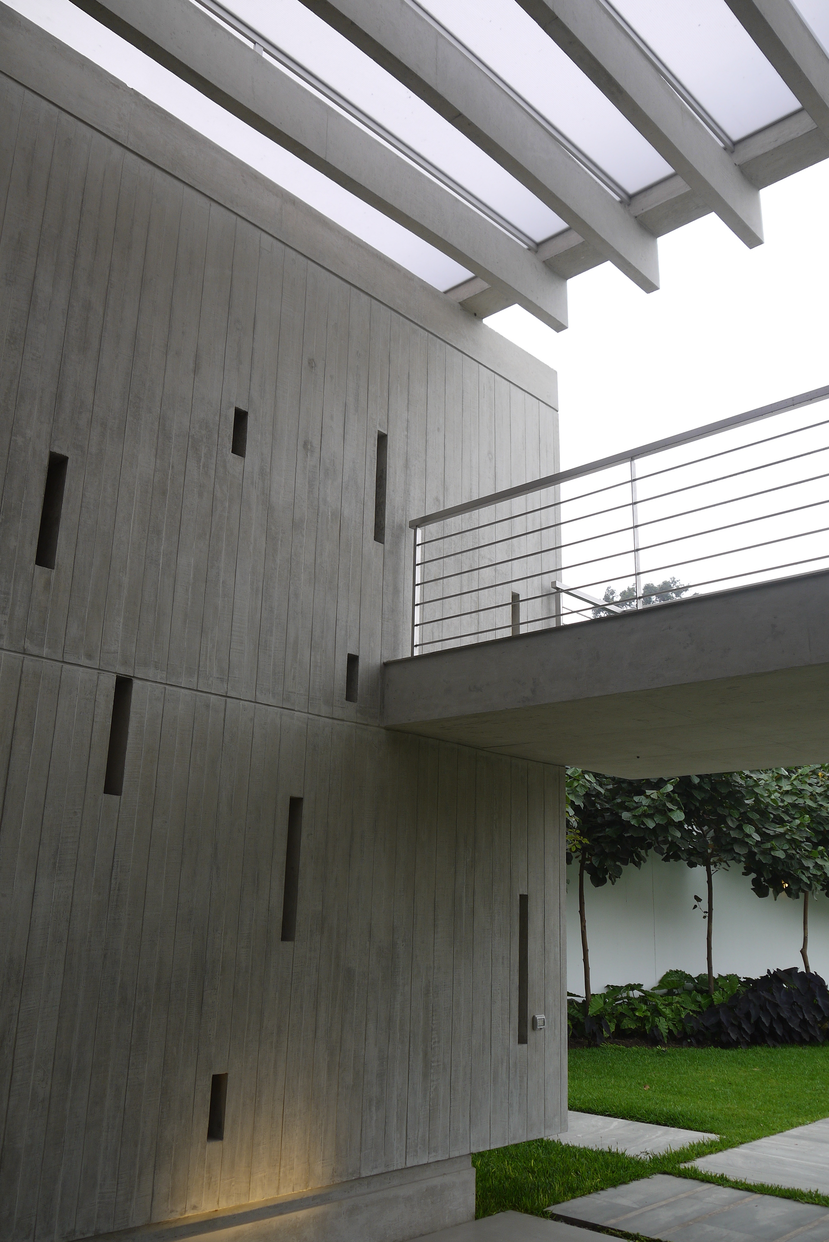 绿意盎然的山间别墅-7