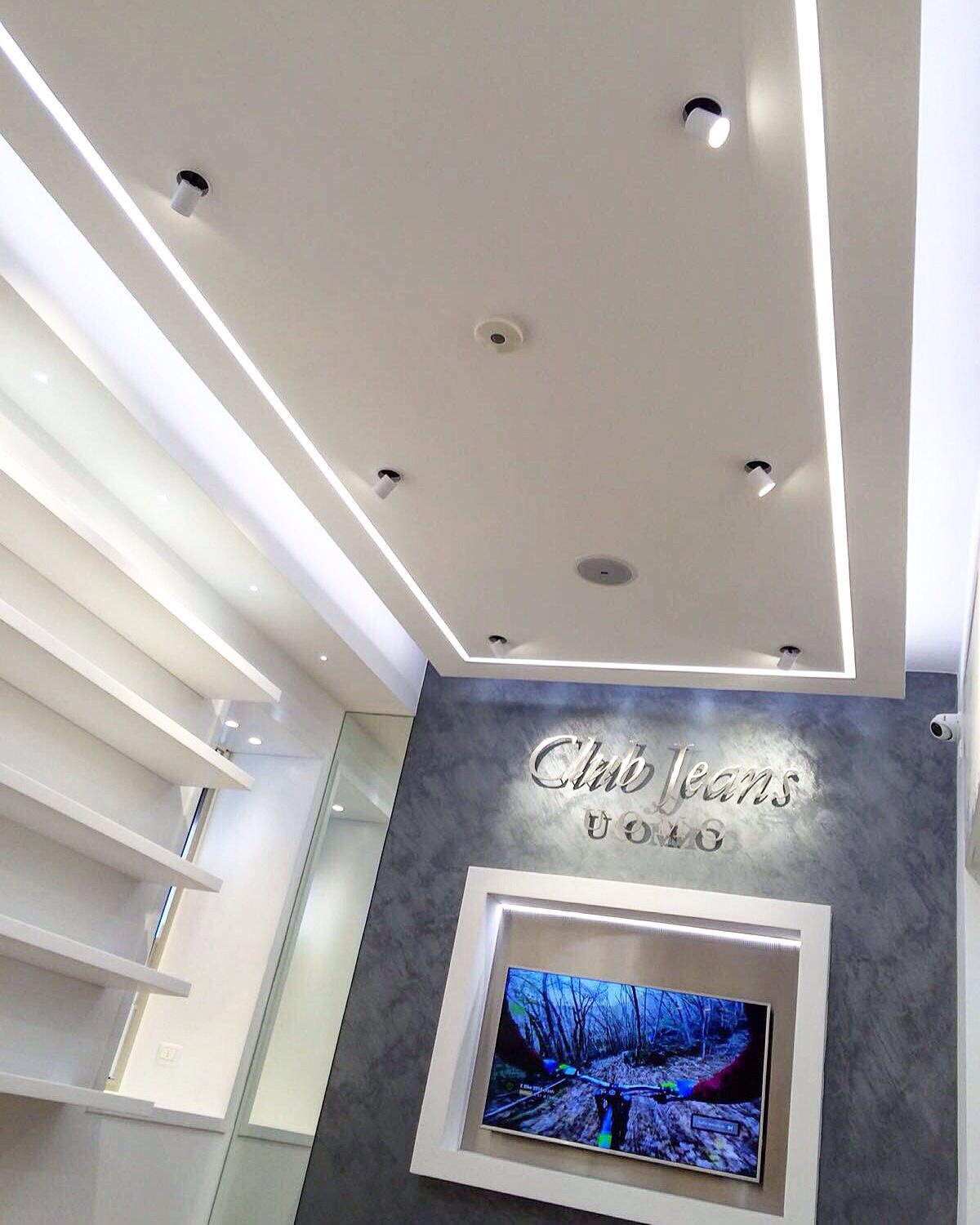 Club Jeans Uomo 照明设计-43