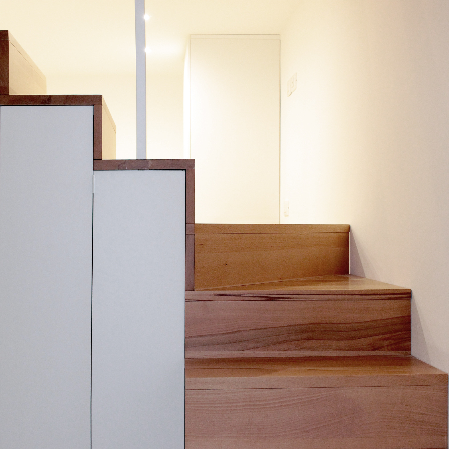 双面储物楼梯设计-4