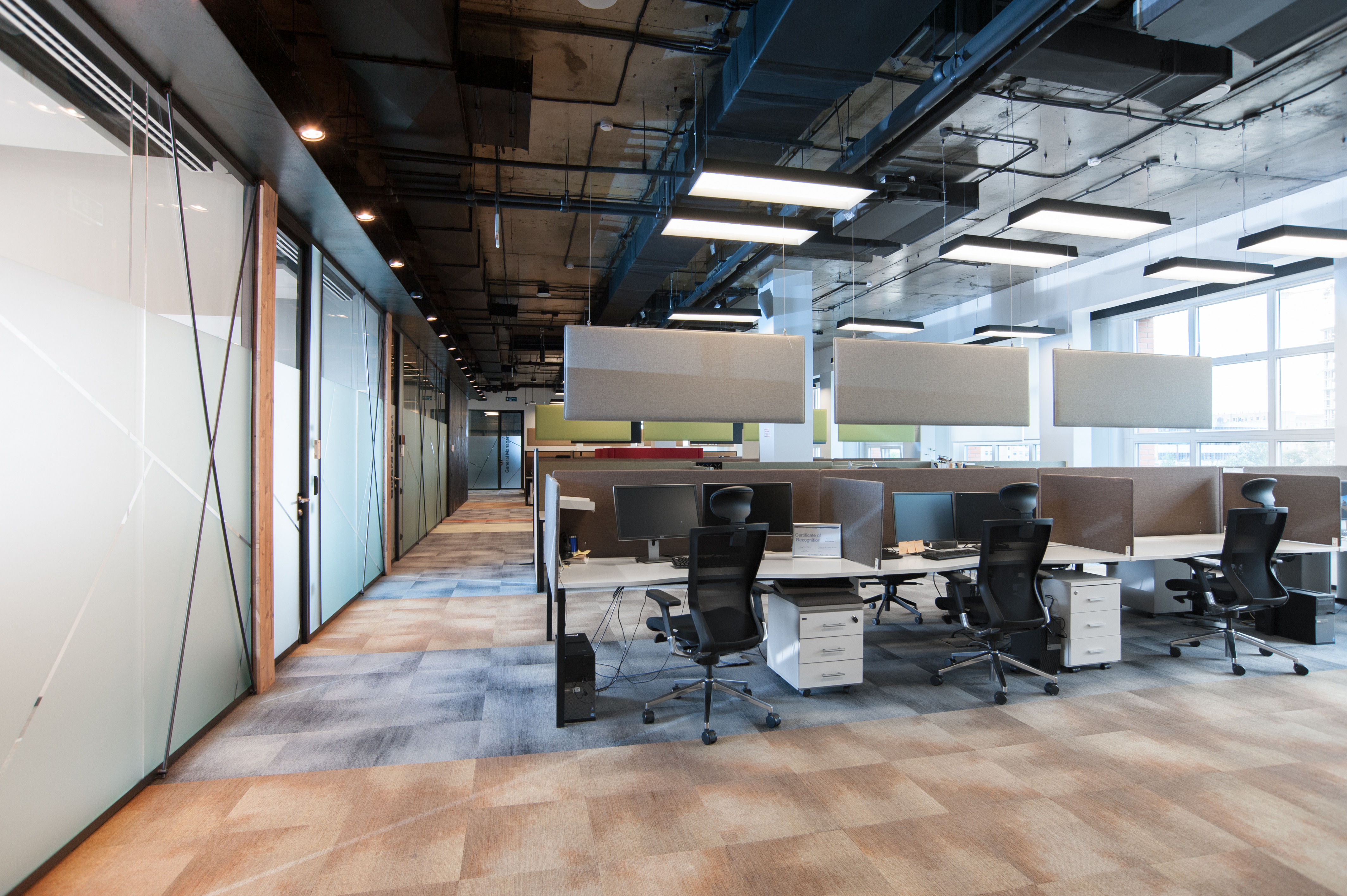 align technology 办公室-- 工业风与舒适的完美结合-5