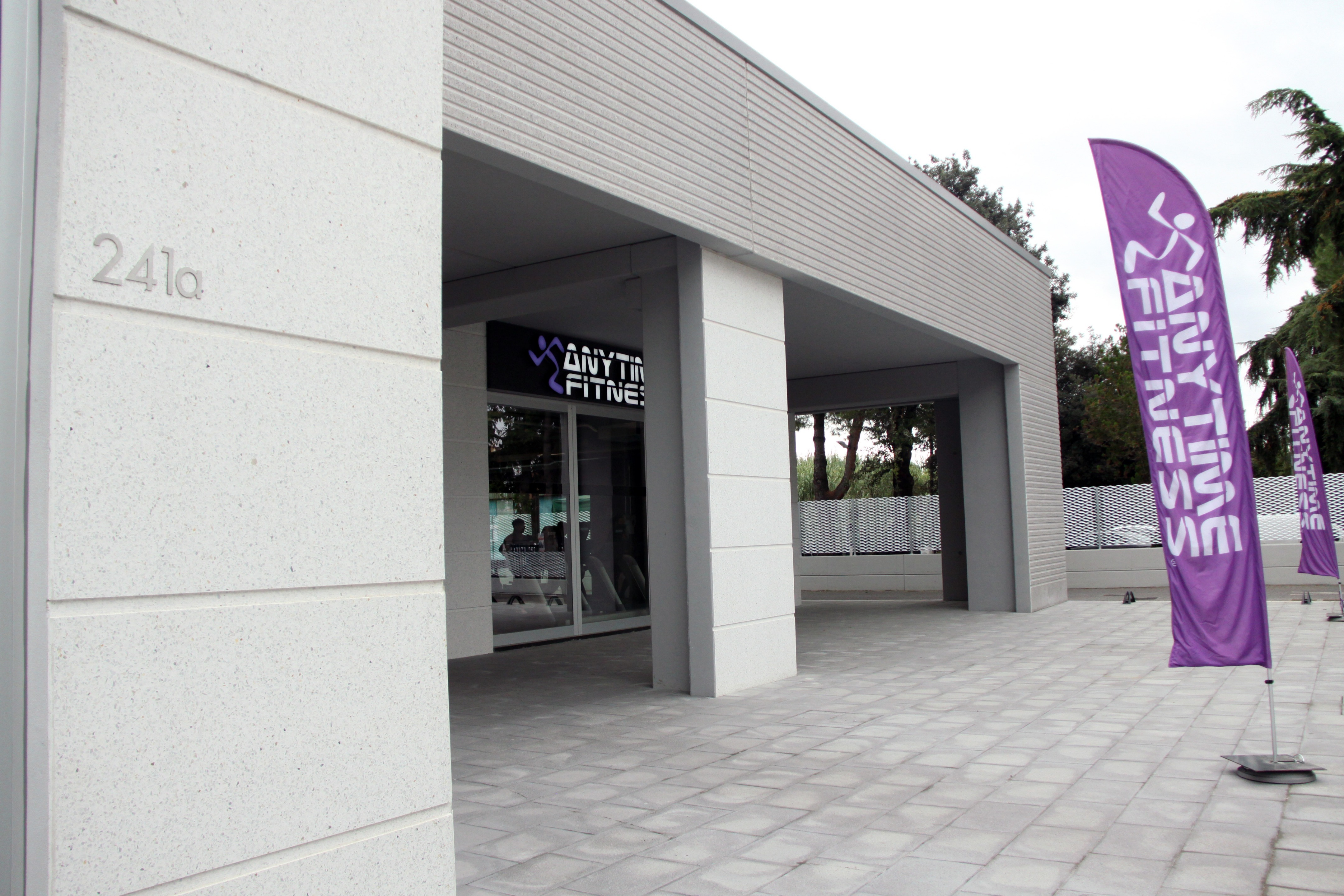 简约风格健身中心,模块化设计展现现代美感-6