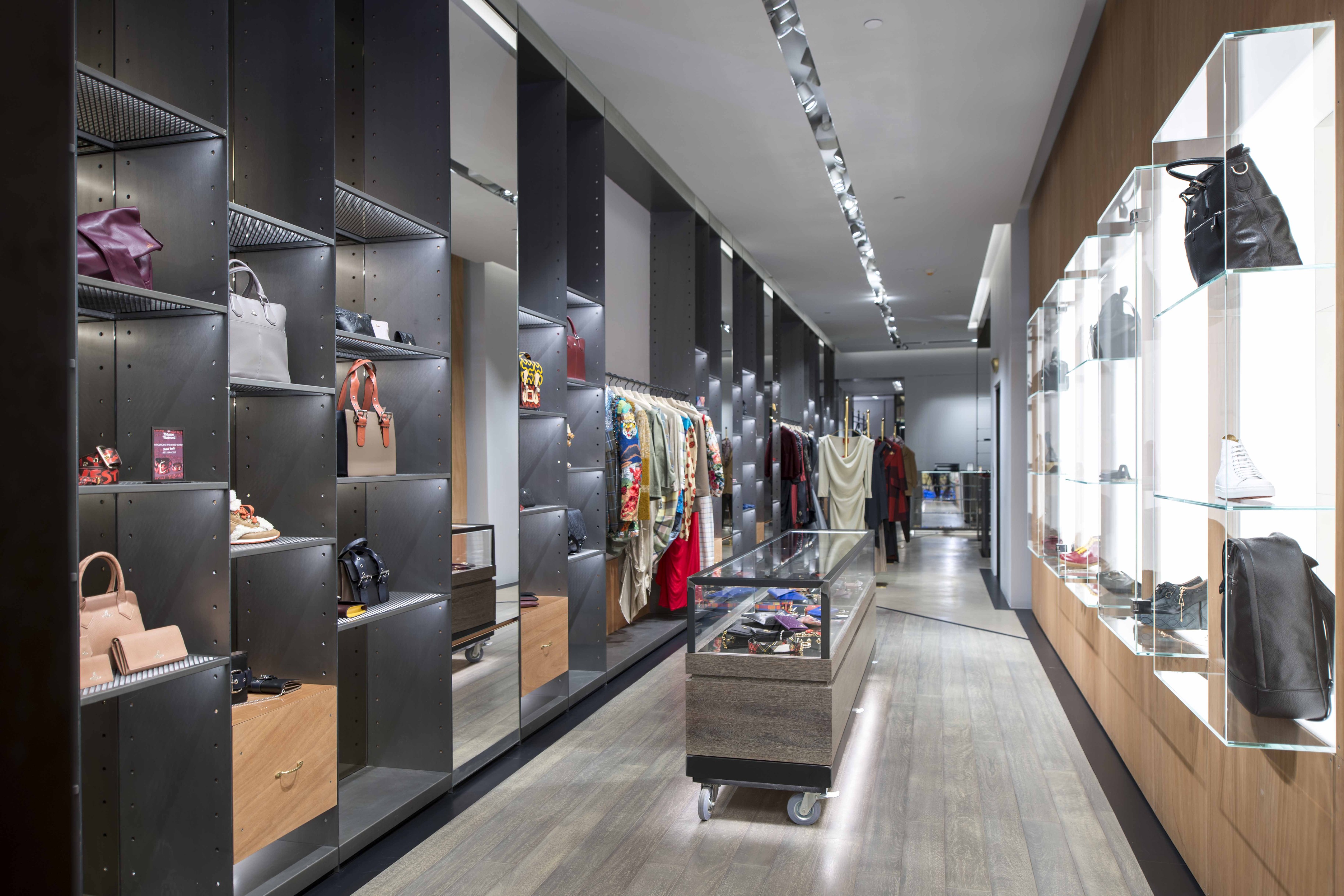 维维安·韦斯特伍德纽约旗舰店 | 工业风与自然的完美融合-2