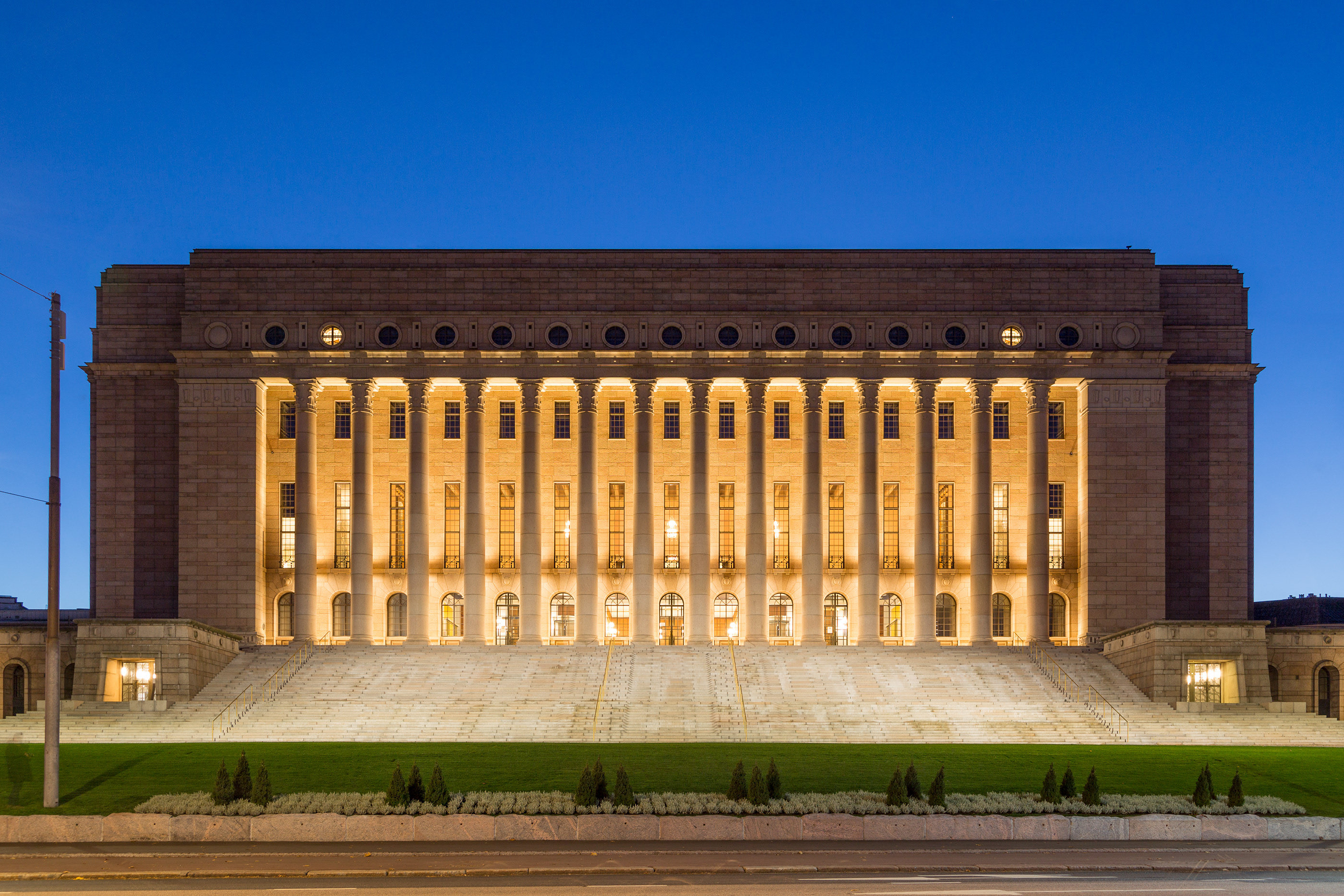 芬兰议会大厦 | 百年独立纪念的室内设计瑰宝-22