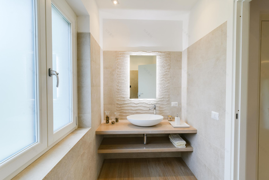 自然呼吸的罗马别墅 | 和谐色调与功能建筑的完美结合-7