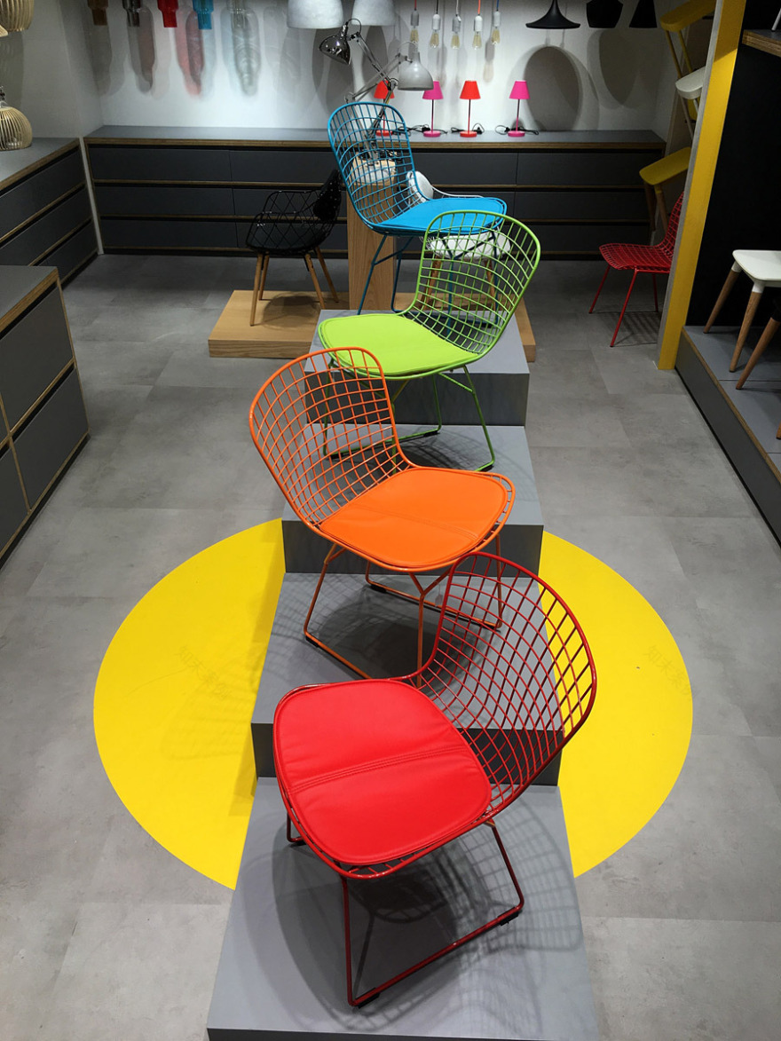 聚焦现代 | 巴西 SPOT 家具与照明品牌设计-17