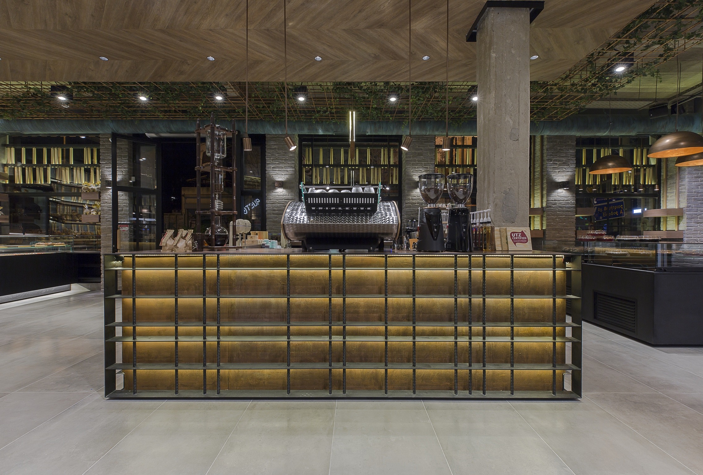 《crust factory | CAFE. BAKERY .PATISSERIE》——旧建筑翻新中的现代烘焙空间-6