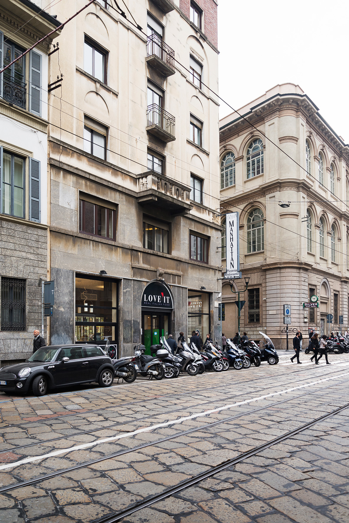 米兰“Love it”旗舰店,美食体验的室内设计盛宴-33