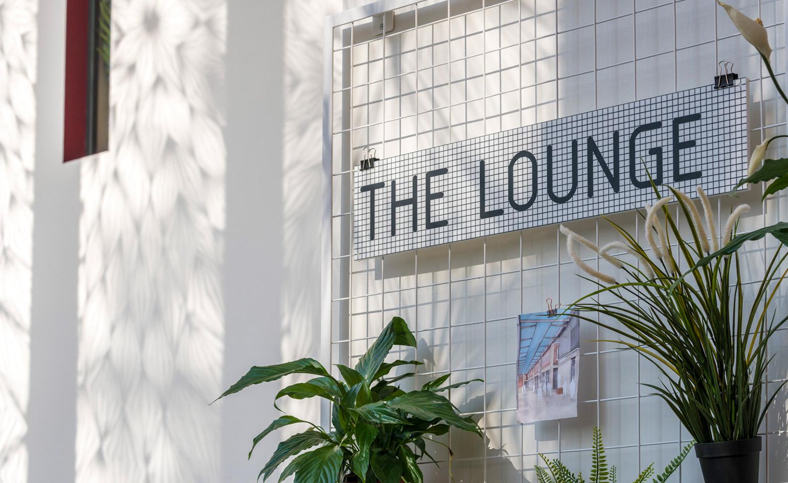 伦敦斯蒂芬·劳伦斯中心打造多彩合作空间-11