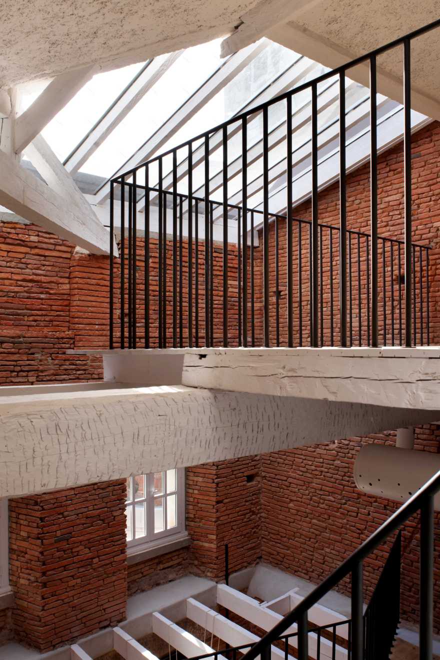 苏孙品牌店 | 四层空间无隔墙,历史建筑里的现代商业之美-14