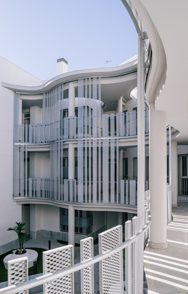 融合历史与当代的塞维利亚多户住宅-19