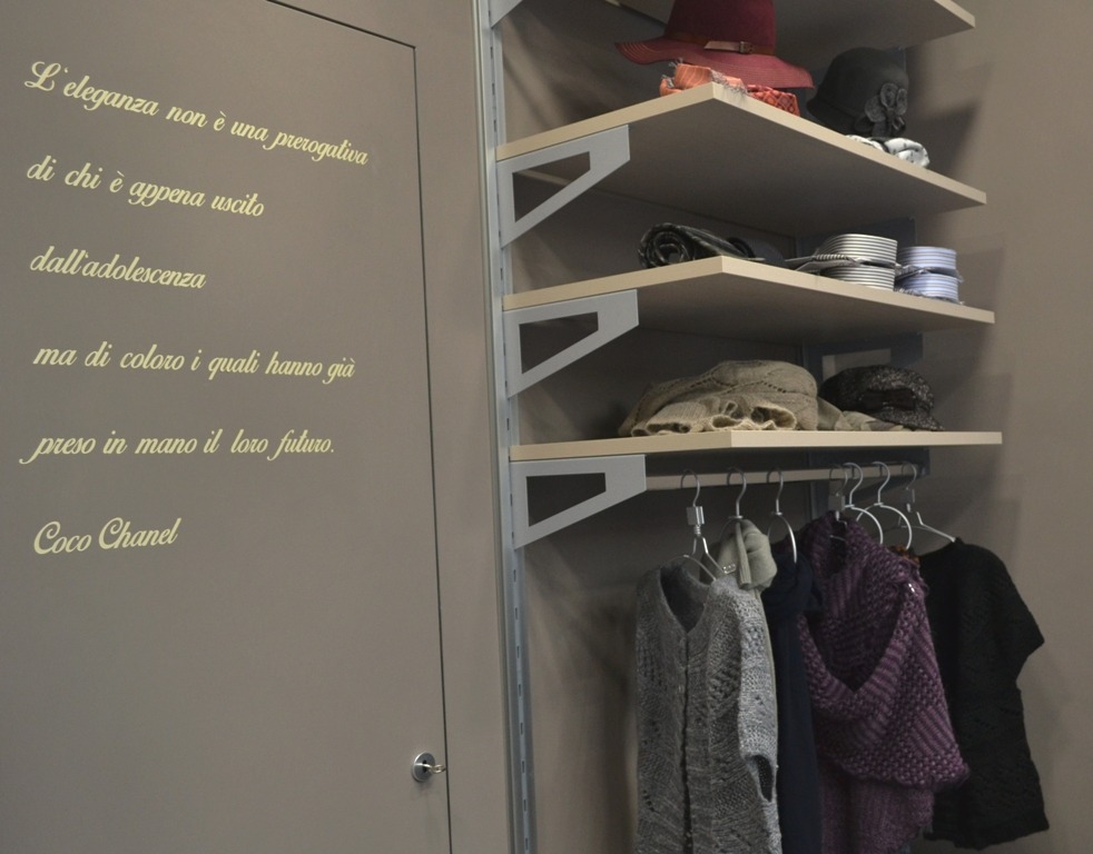 简约优雅的"La Cravatta"商店设计-29