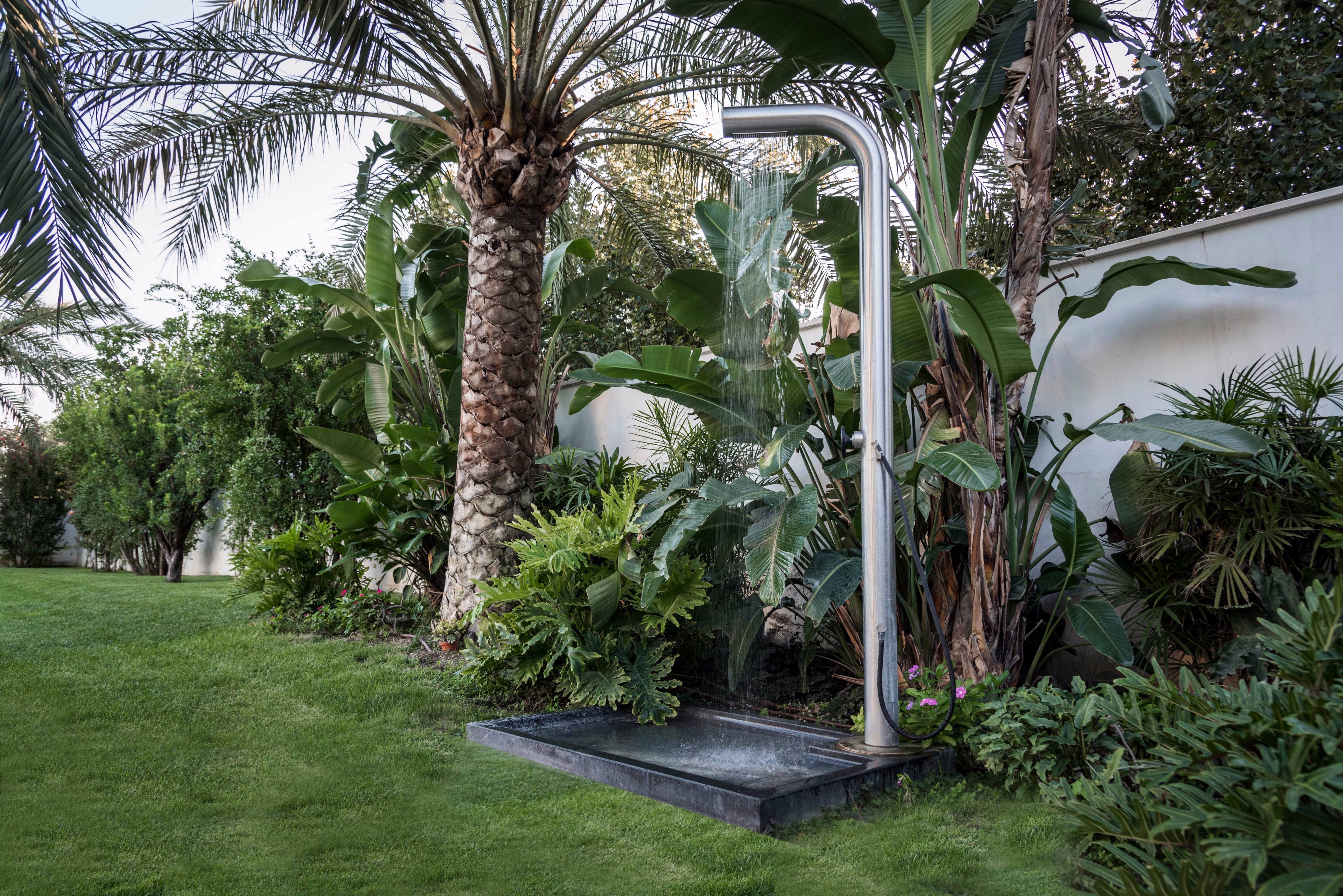 私人住宅花园设计，光影交错打造独特空间-10