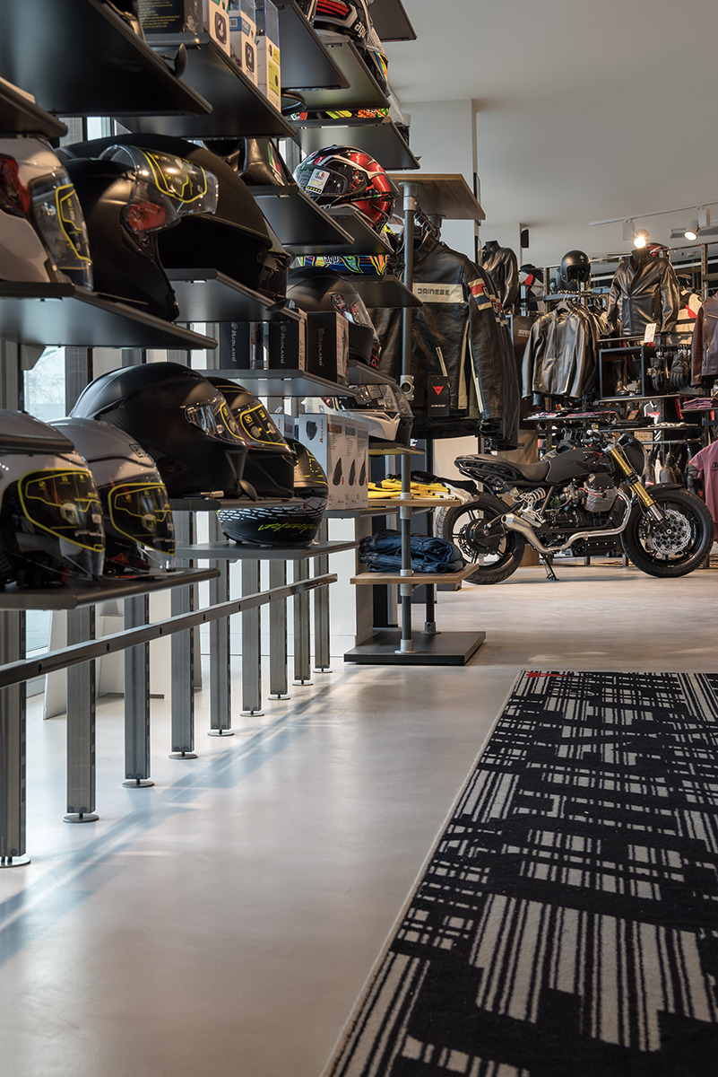 永恒的树脂地面 | Dainese Store 案例解析-15