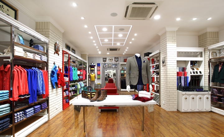 印度班加罗尔Louise Philippe休闲服装品牌零售店设计-15