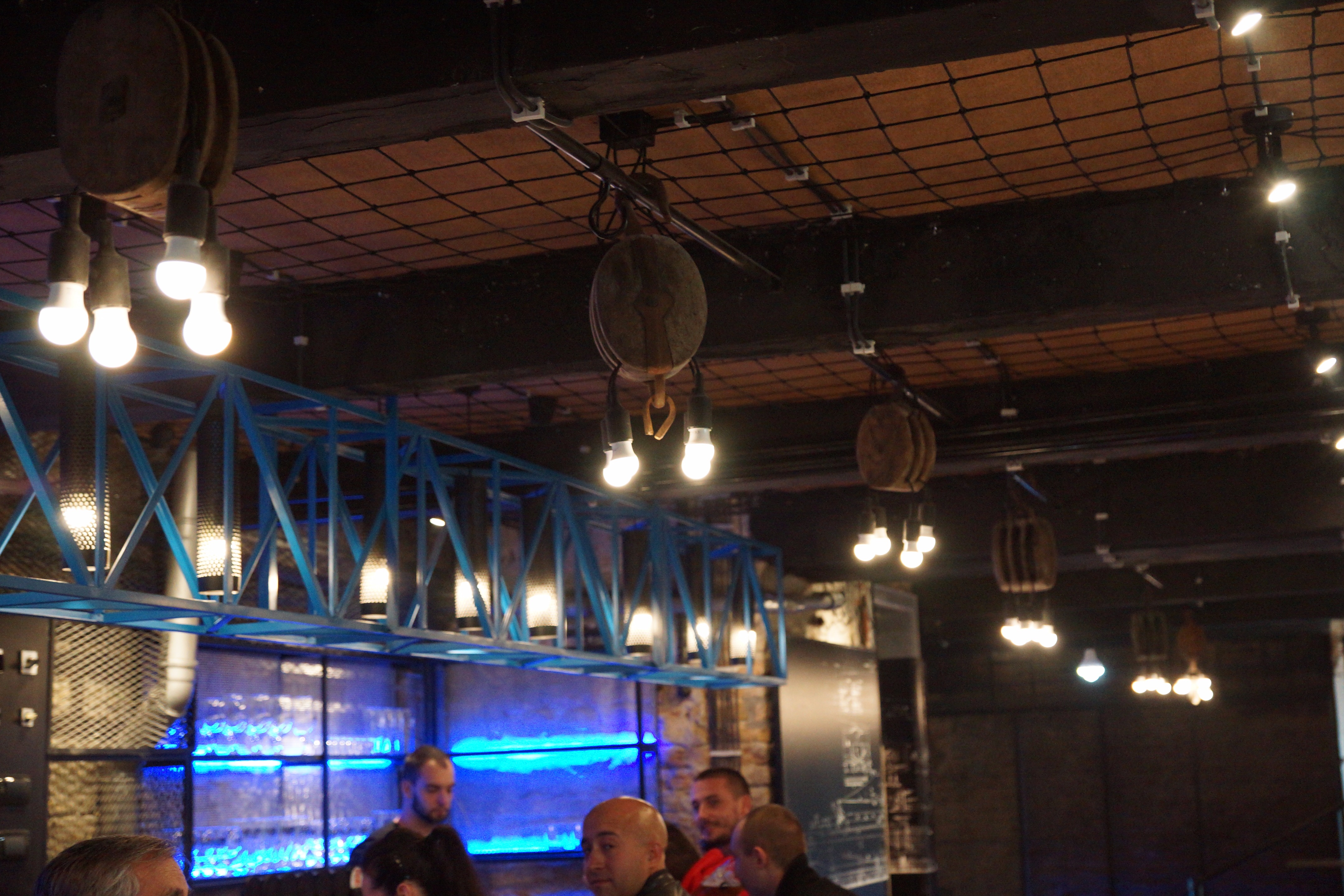 2017 年完成的马祖特手工啤酒店室内设计-23