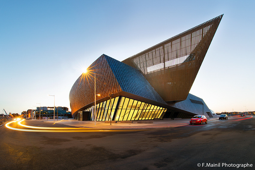 2015 年完成的比利时蒙斯市政府大楼室内设计-0