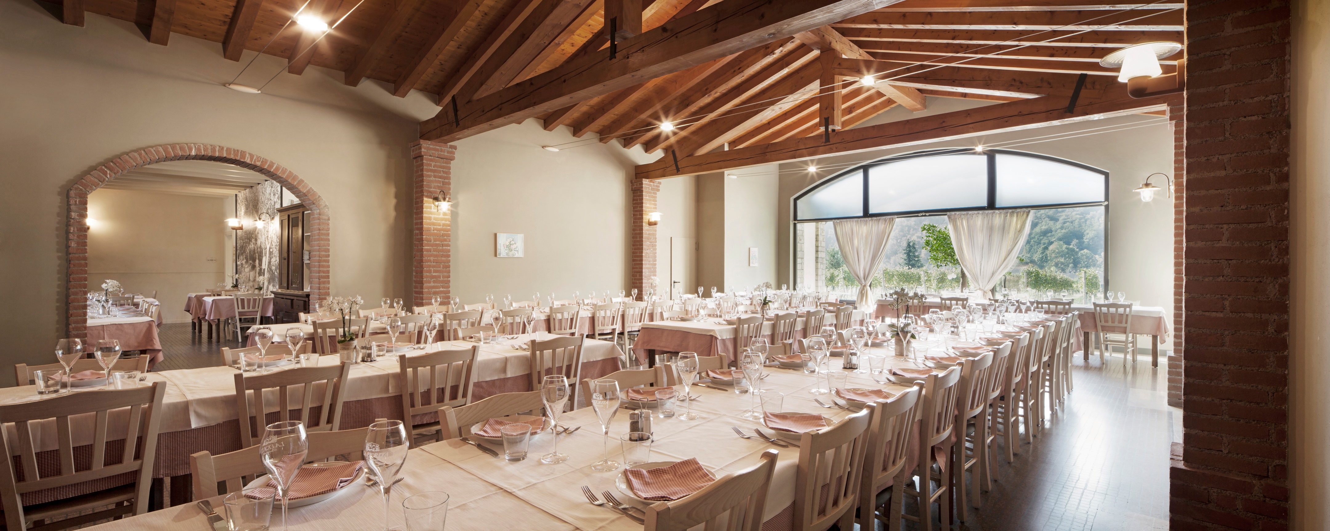 2015 年完成的 La Fiorita 餐厅室内设计案例-3