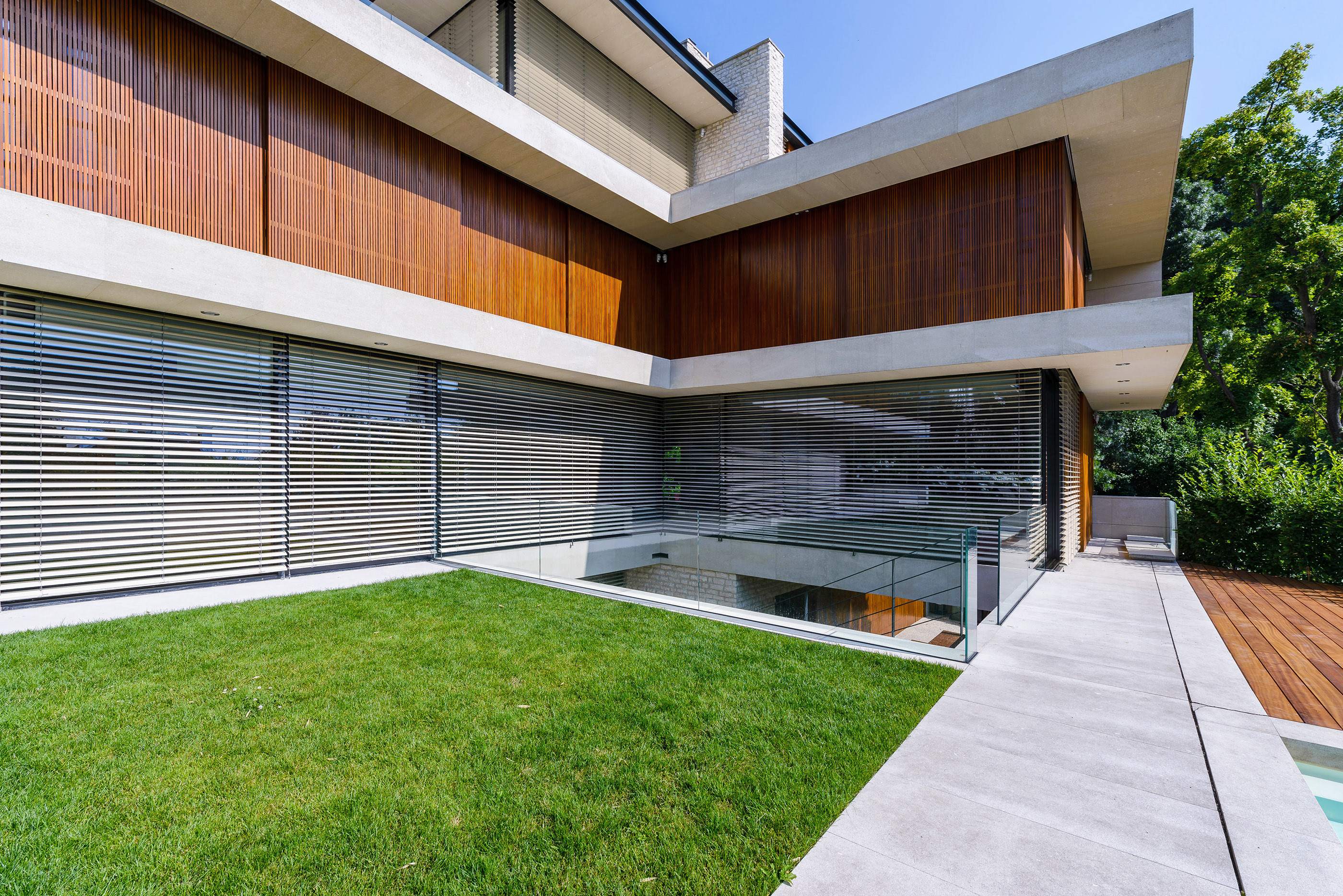 Modern villa shading by Krüllung-5