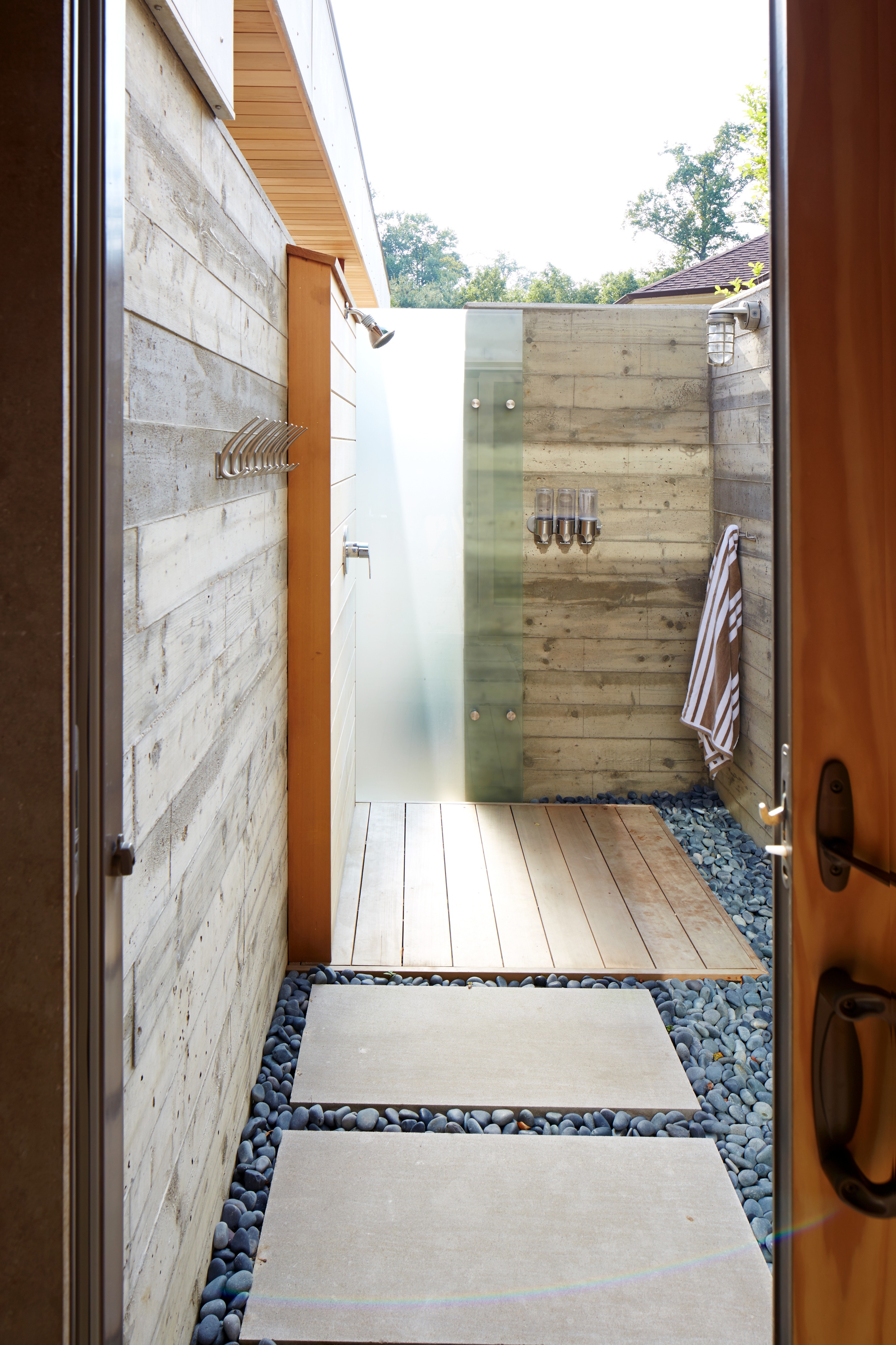 绿意环绕的沙斯ポイント泳池小屋-8