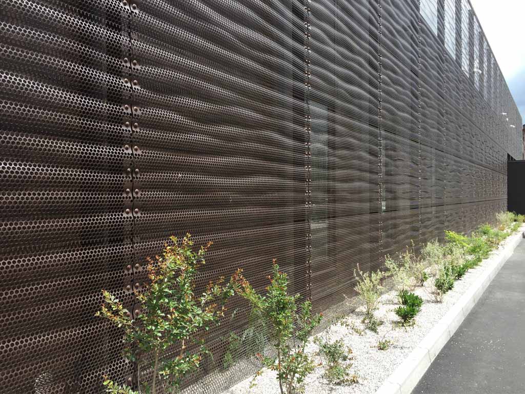 复古工业风融入现代设计，打造独特餐厅空间-4