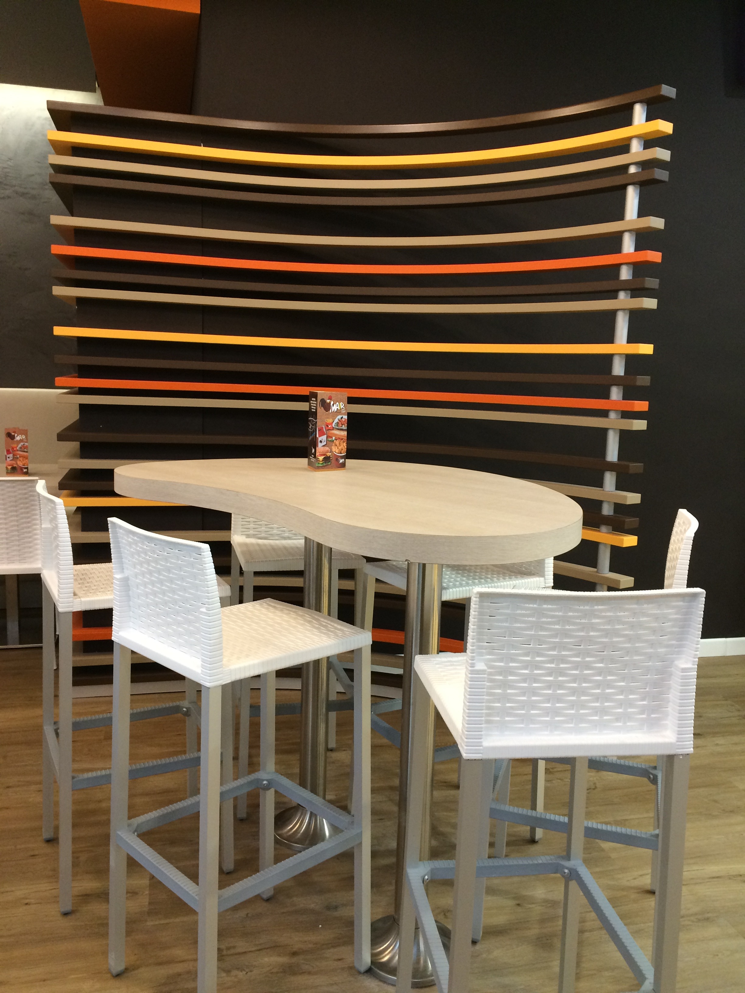 2016 年完成的 MAIR 快餐店室内设计案例-11