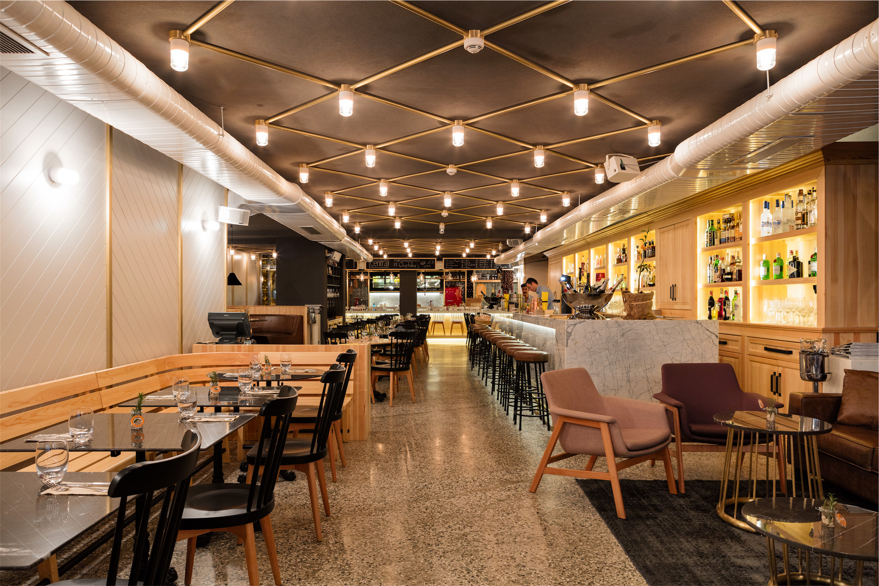 Istanbul Nişantaşı的中央餐厅-5