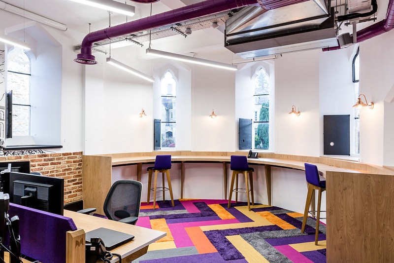 城堡中的梦幻办公室-14